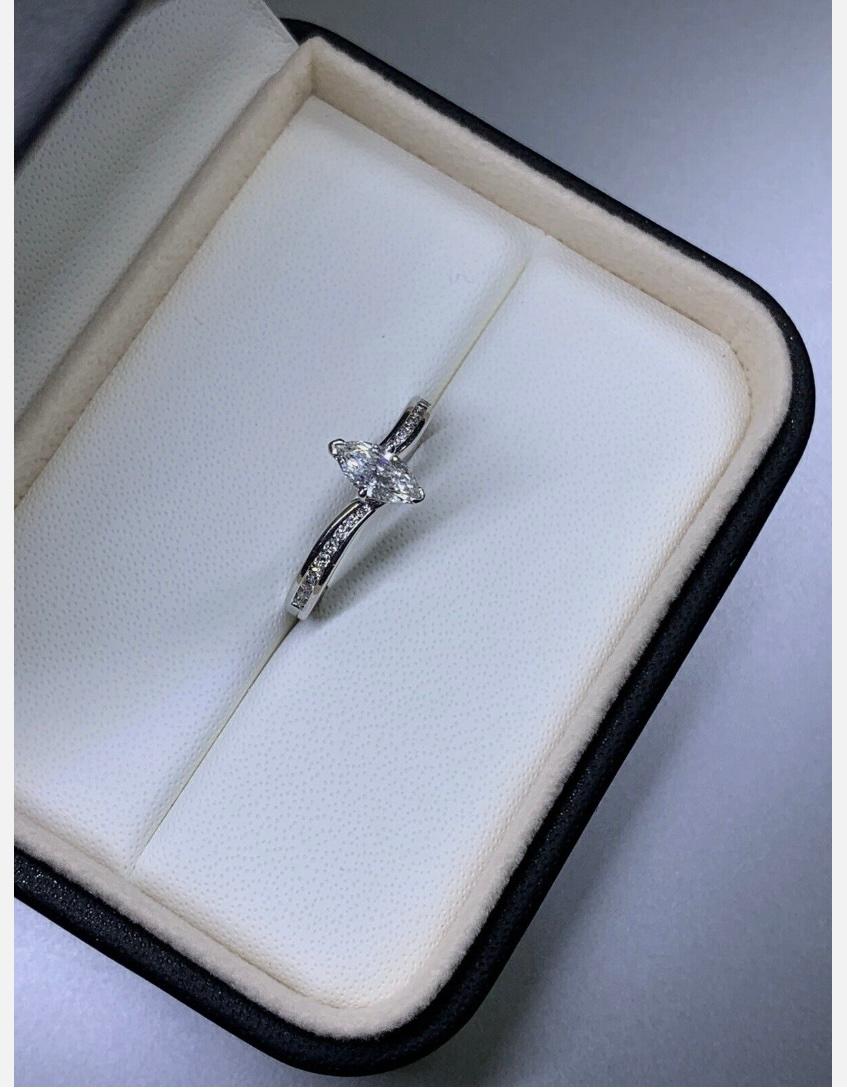 0.65ct Diamond marquise chunky solitaire engagement ring 18ct white gold In New Condition For Sale In London, GB