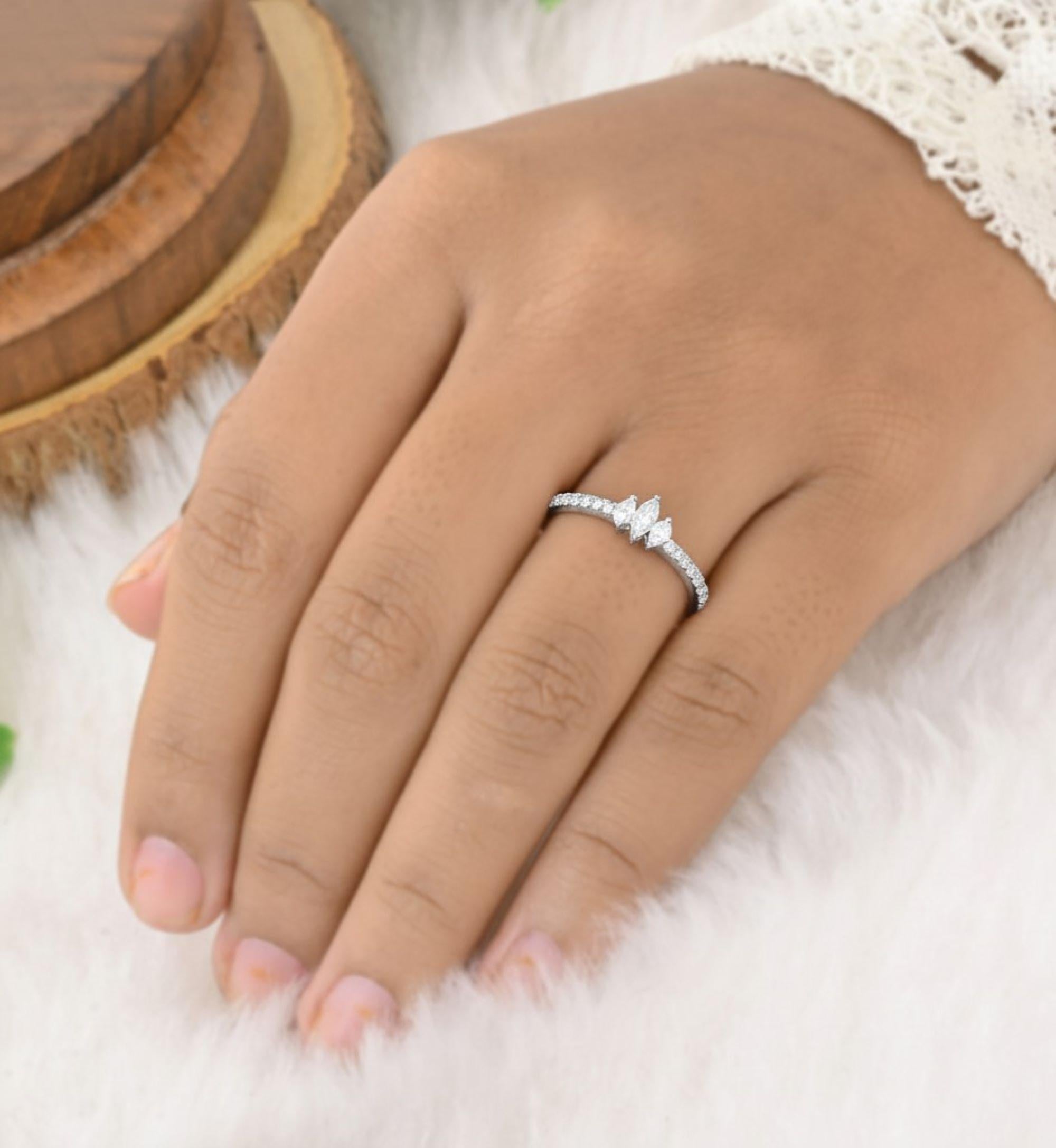 En vente :  0.65Ct SI Clarity HI Color Marquise Diamond Three Stone Ring 18k White Gold 2