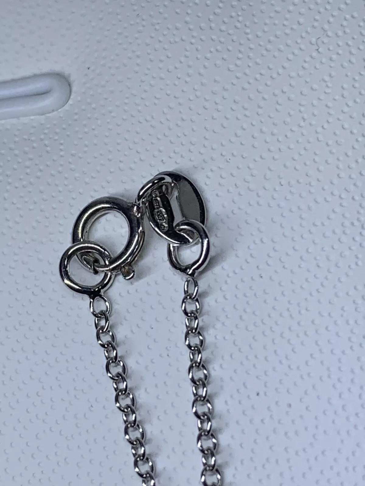 Pendentif saphir jaune 0,65 carat en or blanc 18 carats. Neuf - En vente à London, GB