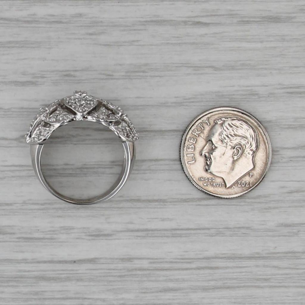0.65ctw Anillo Corazones Racimo de Diamantes Oro Blanco 14k Talla 6 Cocktail en venta 2