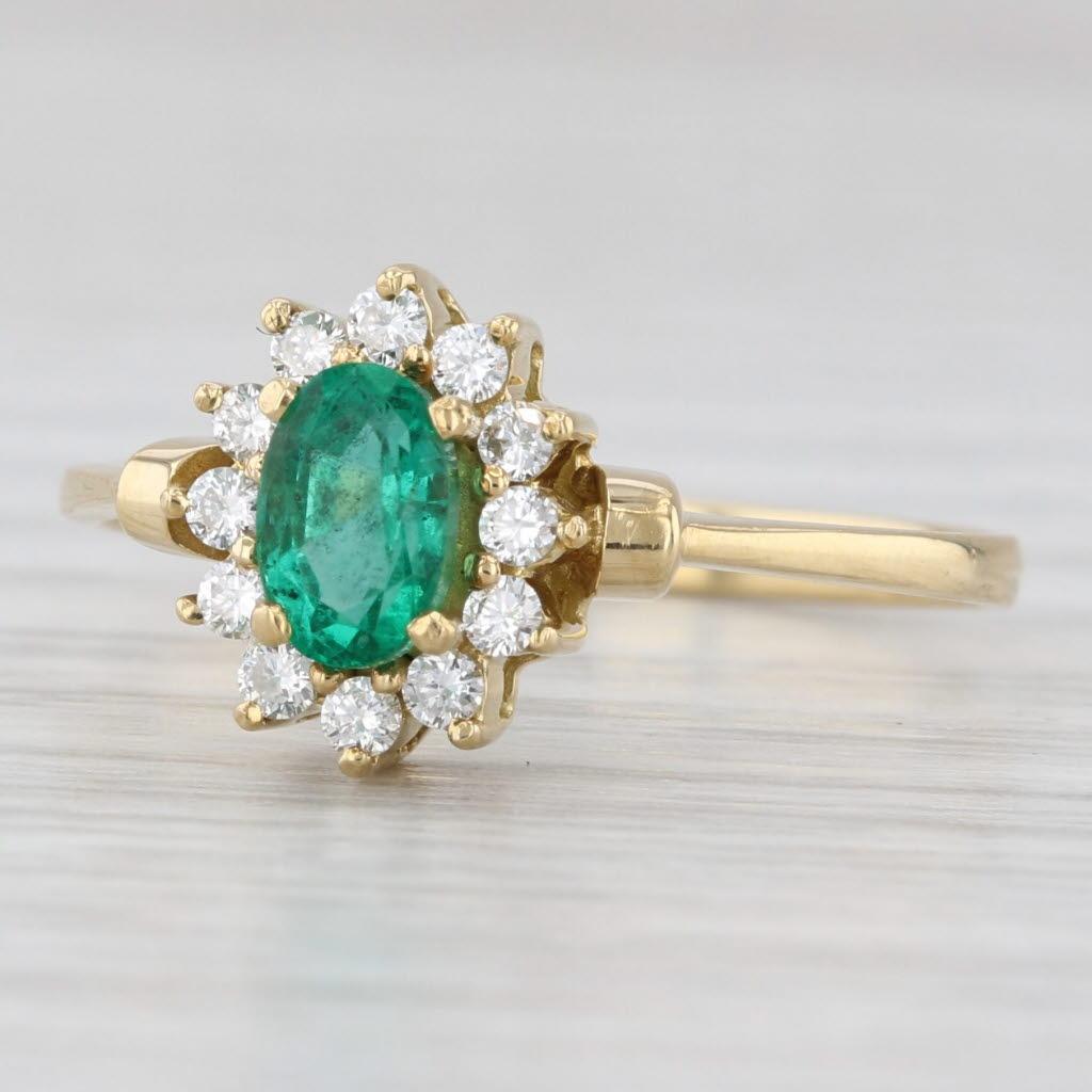 0.65ctw Anillo Halo Diamante Esmeralda Oro Amarillo 18k Tamaño 7.25 Compromiso en venta 2