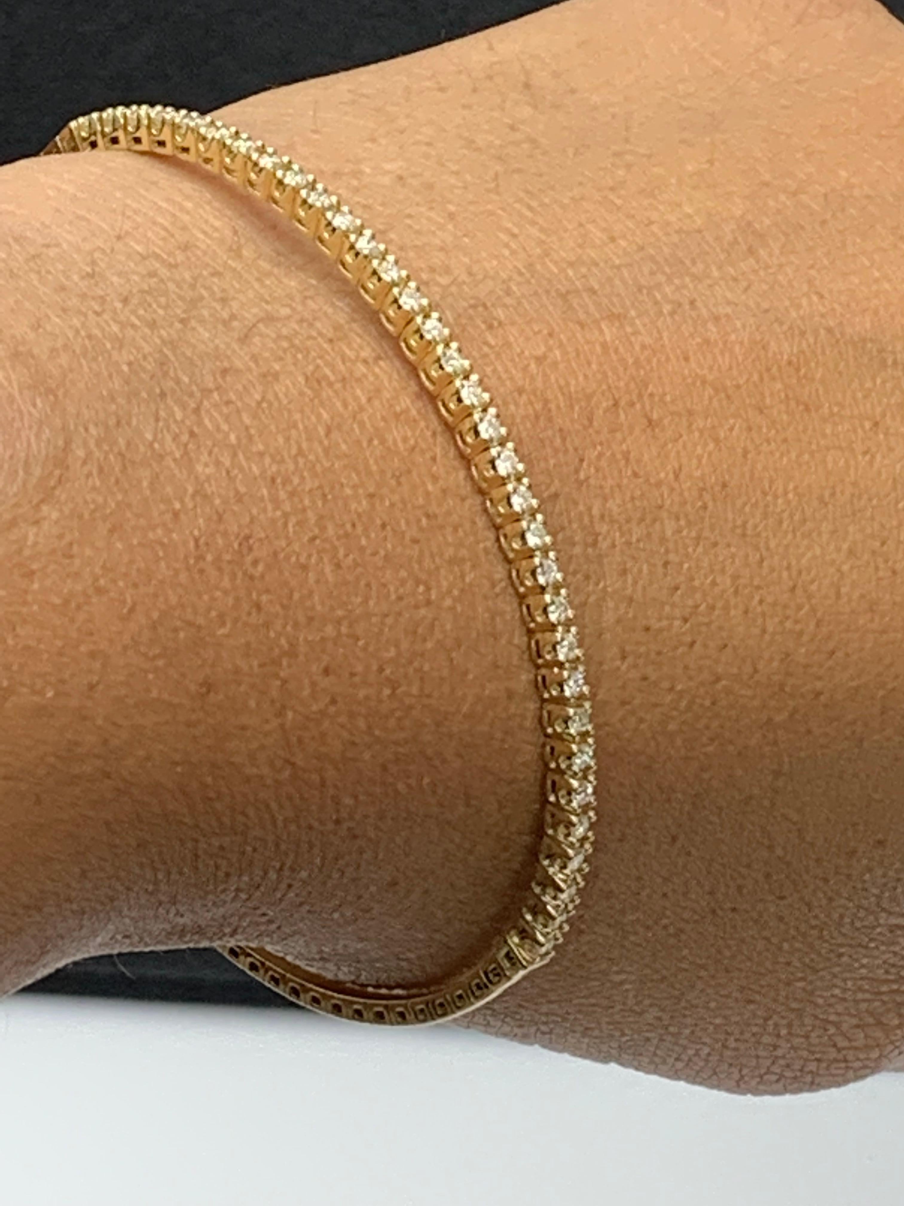 Bracelet jonc en or jaune 14 carats avec diamants taille ronde brillants de 0,66 carat en vente 4