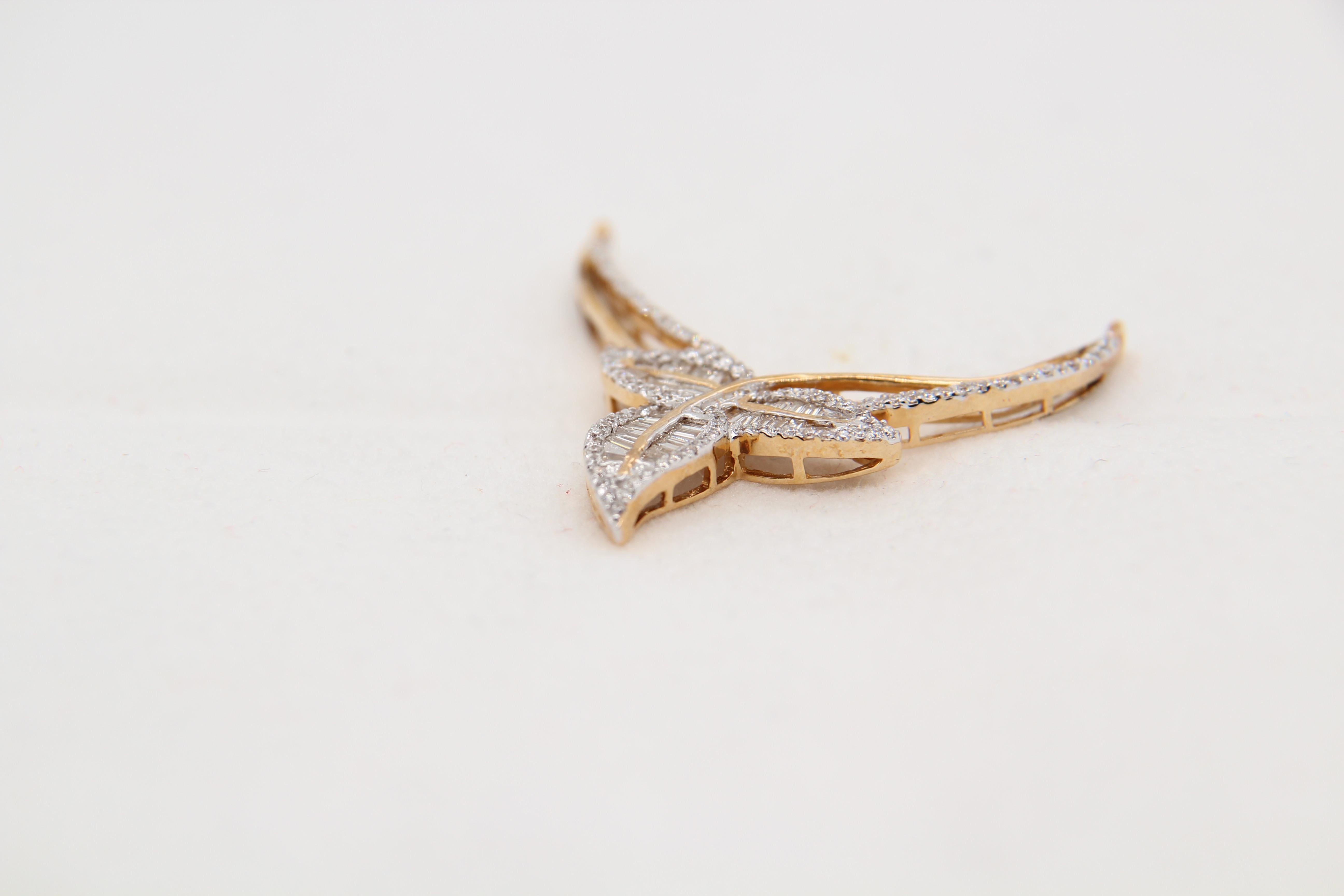 Taille navette Pendentif en or 14 carats avec diamants de 0,66 carat en vente