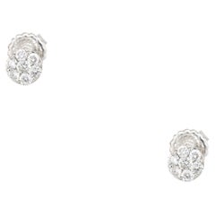 0.66 Carat Round Brilliant Diamond Cluster Earrings 14 Karat En stock
