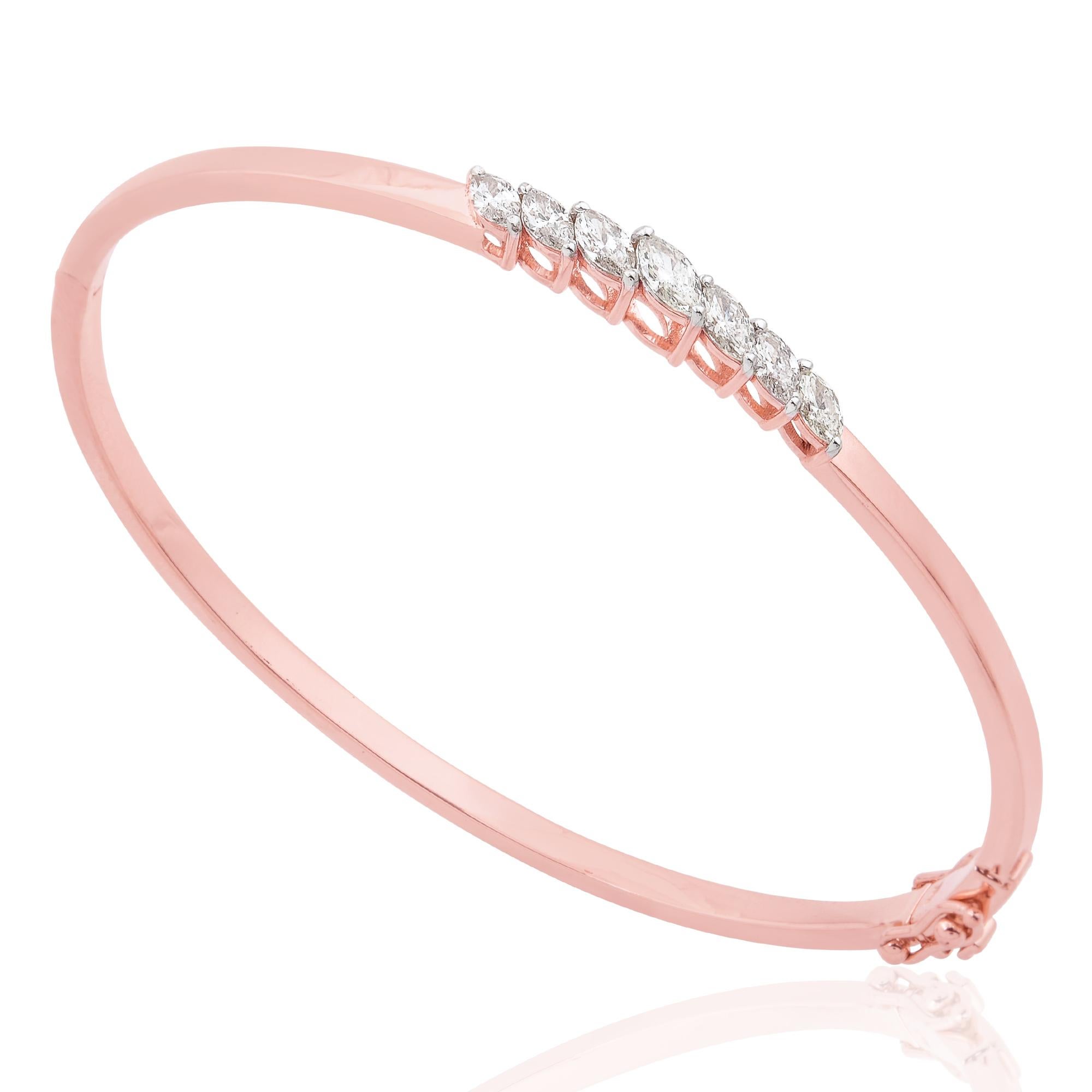 Code article :- SEB-6219 (14k)
Poids brut :- 7.39 gm
Or rose 14k Poids :- 7.26 gm
Poids du diamant Nature :- 0,66 carat  ( DIAMANT MOYEN DE PURETÉ SI1-SI2 ET DE COULEUR H-I )
Taille du bracelet :- 56x30 mm environ.
✦