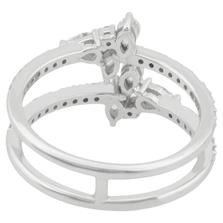 L'anello è una misura 7 e può essere ridimensionato a una misura più grande o più piccola su richiesta. Segui la vetrina di Spectrum Jewels per vedere le ultime collezioni e i pezzi esclusivi. Spectrum Jewels è orgoglioso di essere considerato un