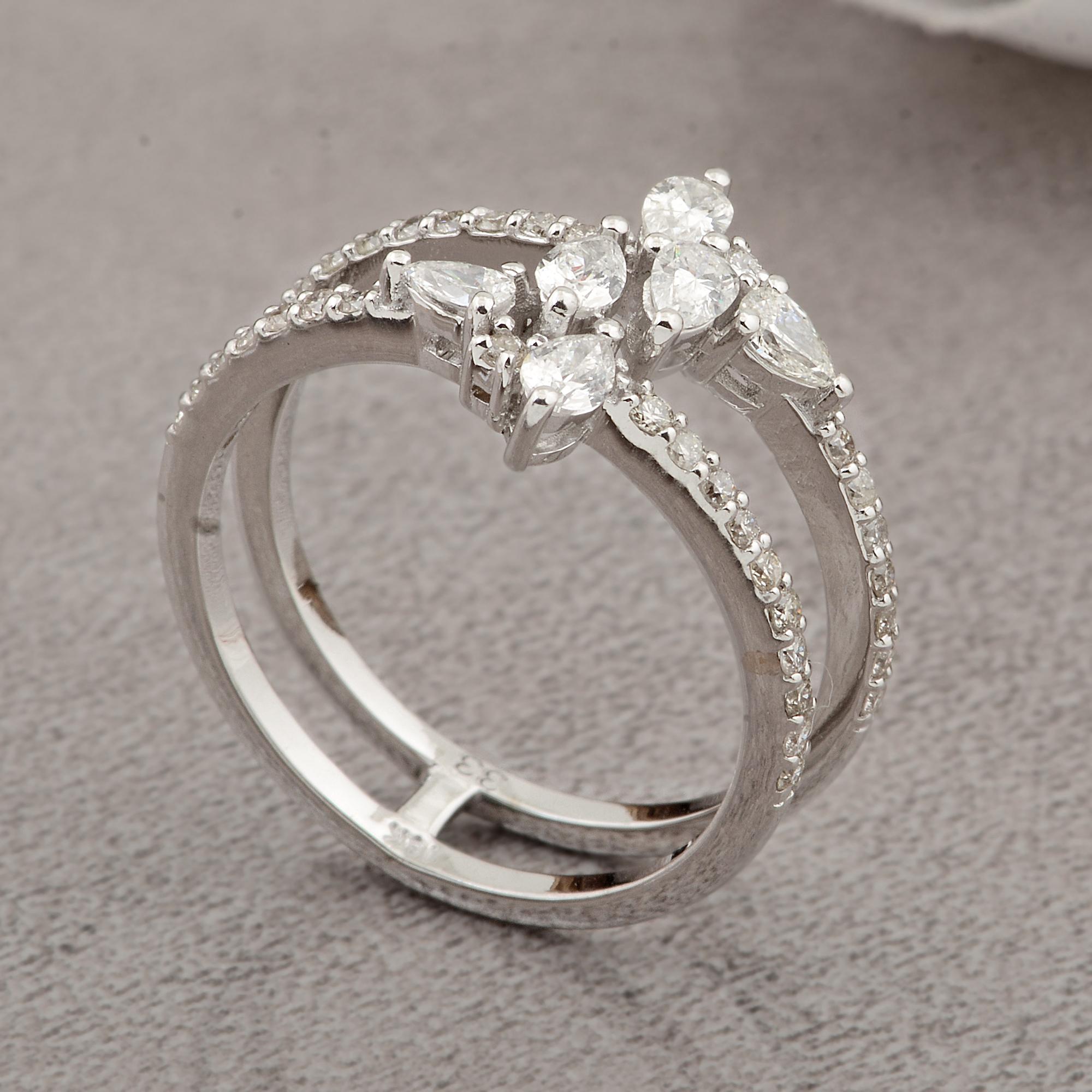 0,66 carati SI/H Pear Round Diamond Fine Double Band Ring Oro bianco 18 carati In condizioni Nuovo in vendita a Diera, Dubai