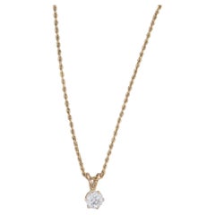 Collana con ciondolo solitario di diamanti rotondi da 0,66 carati in oro 14k con catena a corda da 16,75".