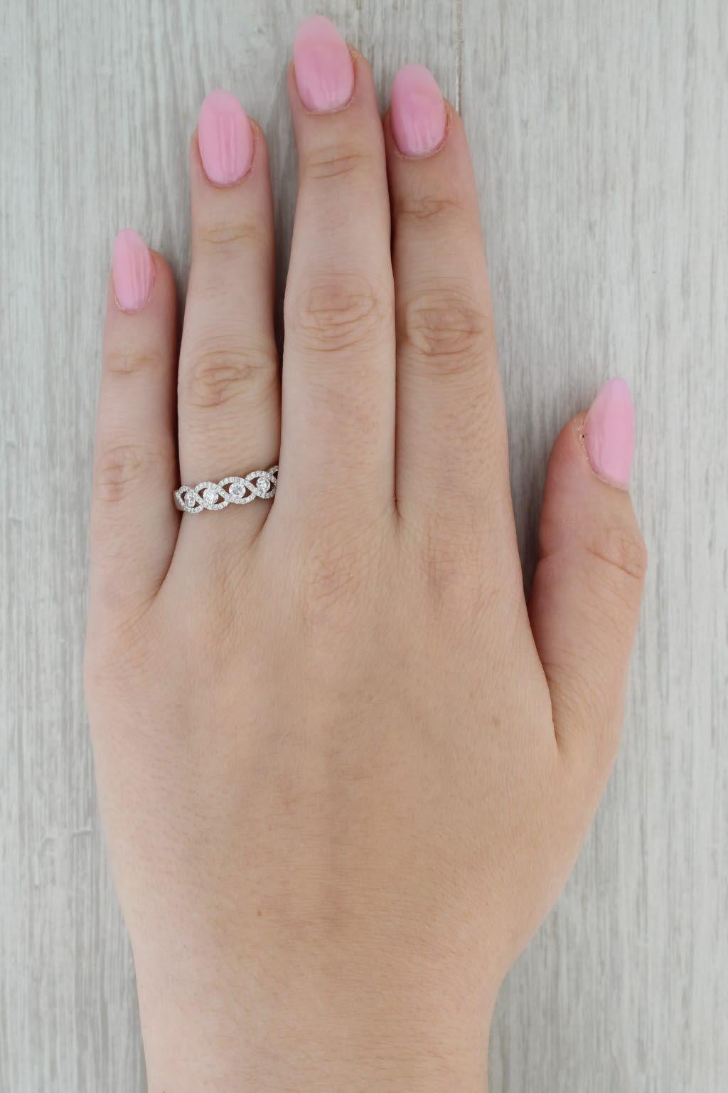 0,66ctw Anillo de Diamantes de 5 Piedras Oro Blanco de 14k Tamaño 8,25 Aniversario de Boda en Bueno estado para la venta en McLeansville, NC