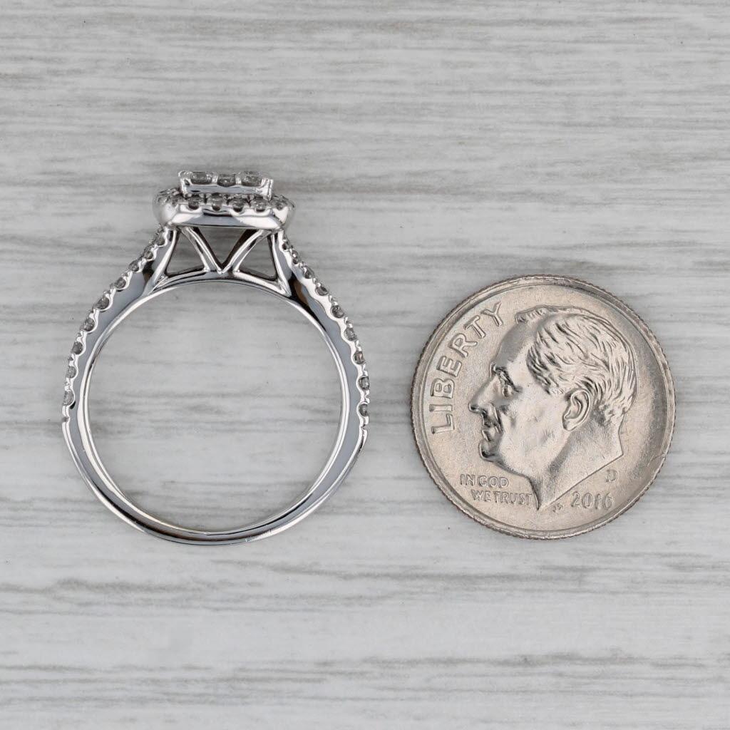 Anillo de compromiso con halo de diamantes de 0,66 ctw Oro blanco de 14k Talla 6 en venta 1