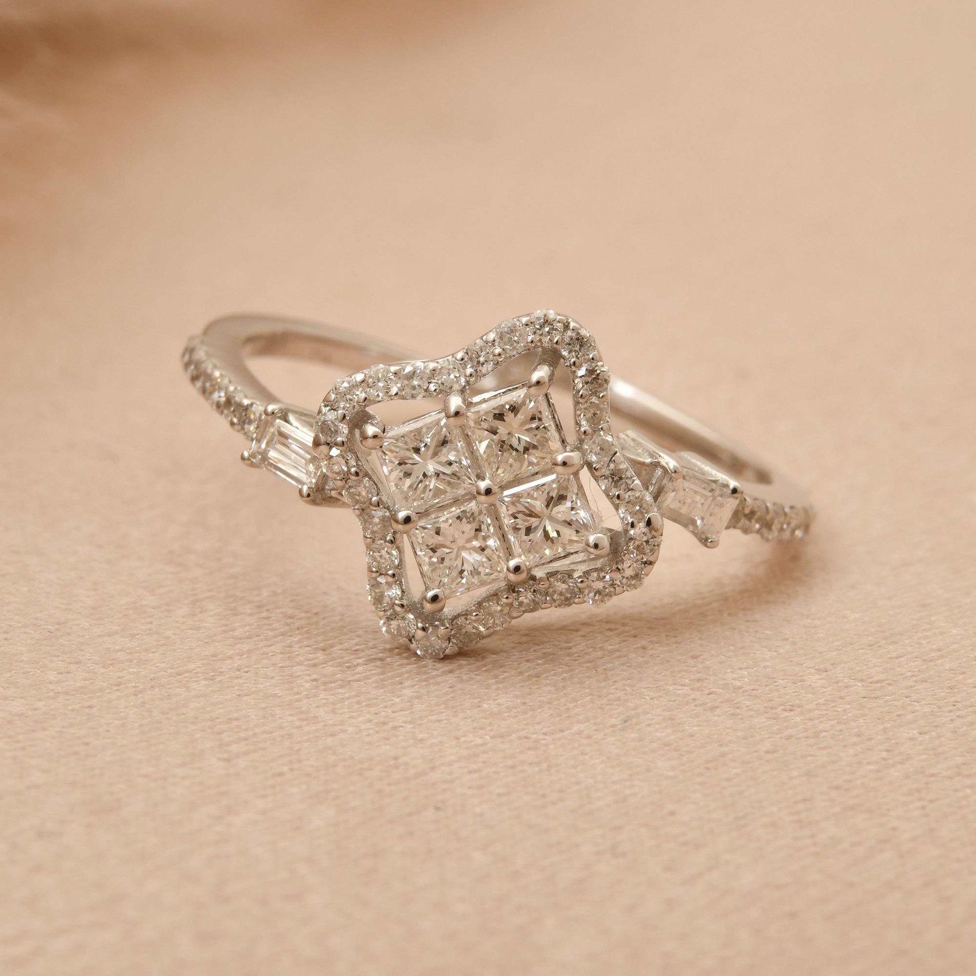 En vente :  0.67 Carat Princess Cut Diamond Clover Ring 18 Karat White Gold Fine Jewelry 3