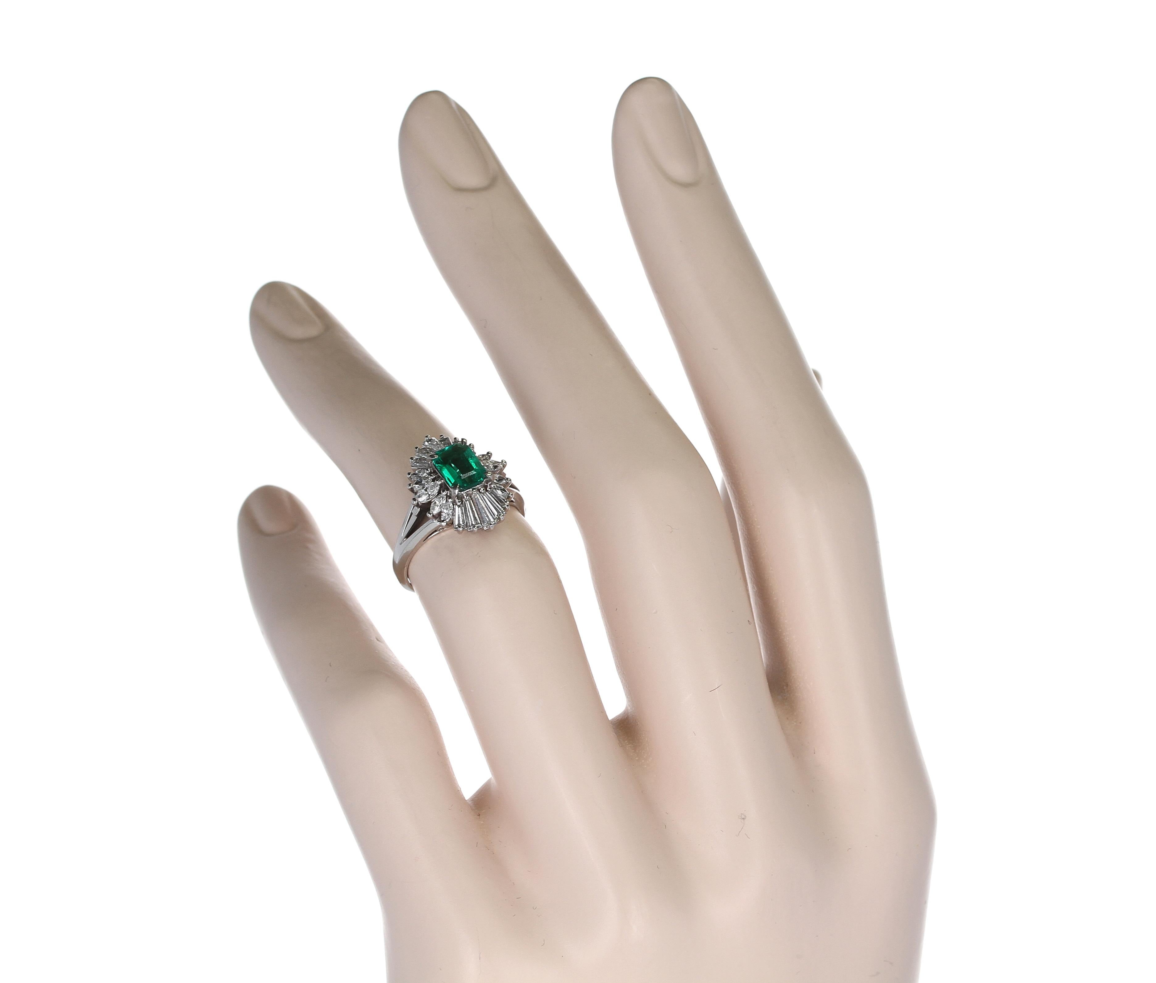 0.67 Carat Natural Rectangular Cut Emerald and Diamond Cocktail Ring, Platinum In Excellent Condition For Sale In New York, NY