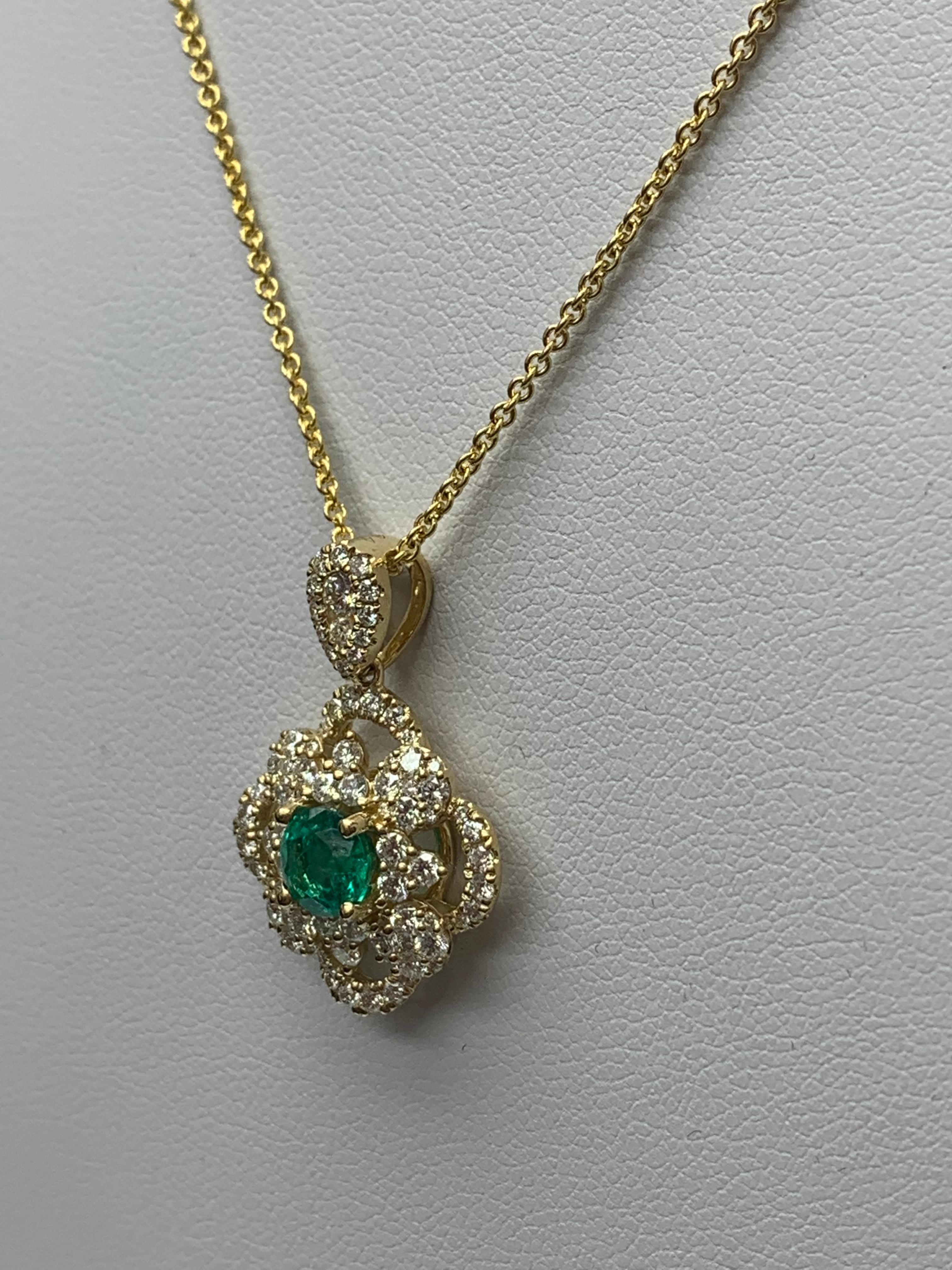 0.67 Carat Round Cut Emerald and Diamond Pendant Necklace in 18K Yellow Gold For Sale 3