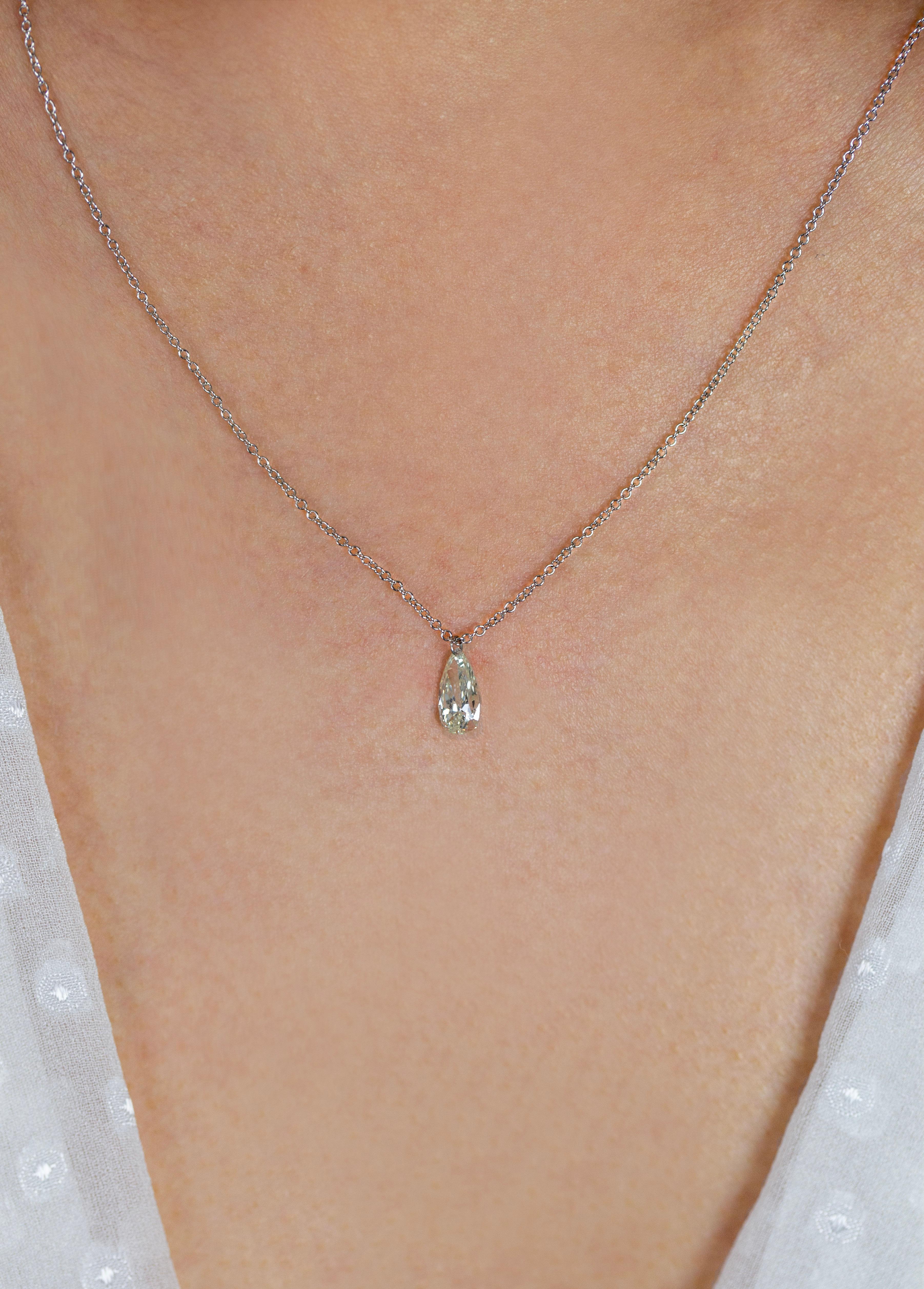 0,67 Karat Total Solitaire Birnenform Diamant Anhänger Halskette im Zustand „Neu“ im Angebot in New York, NY