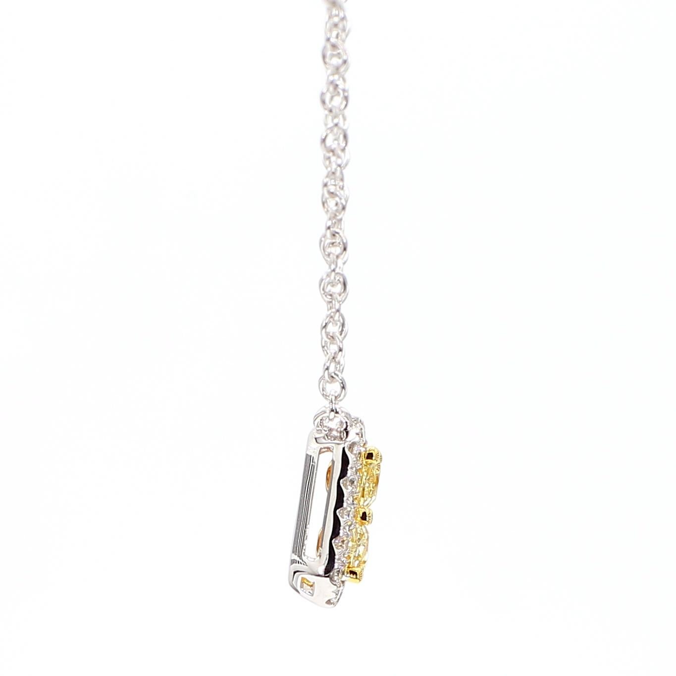 Collier pendentif jaune fantaisie taille coussin de 0,67 carat en or blanc 18 carats naturel en vente 1