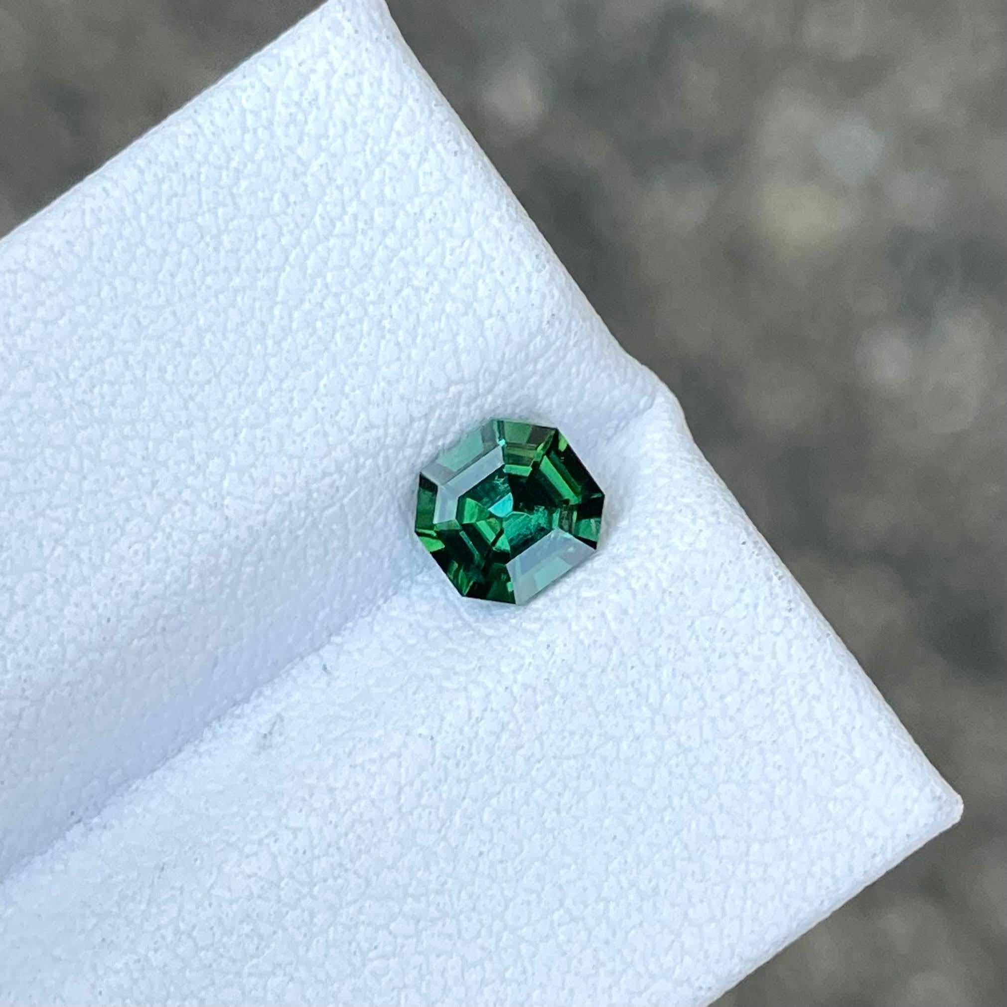 Taglio Asscher 0,67 carati di tormalina blu verdognola Pietra preziosa afgana taglio Asscher in vendita