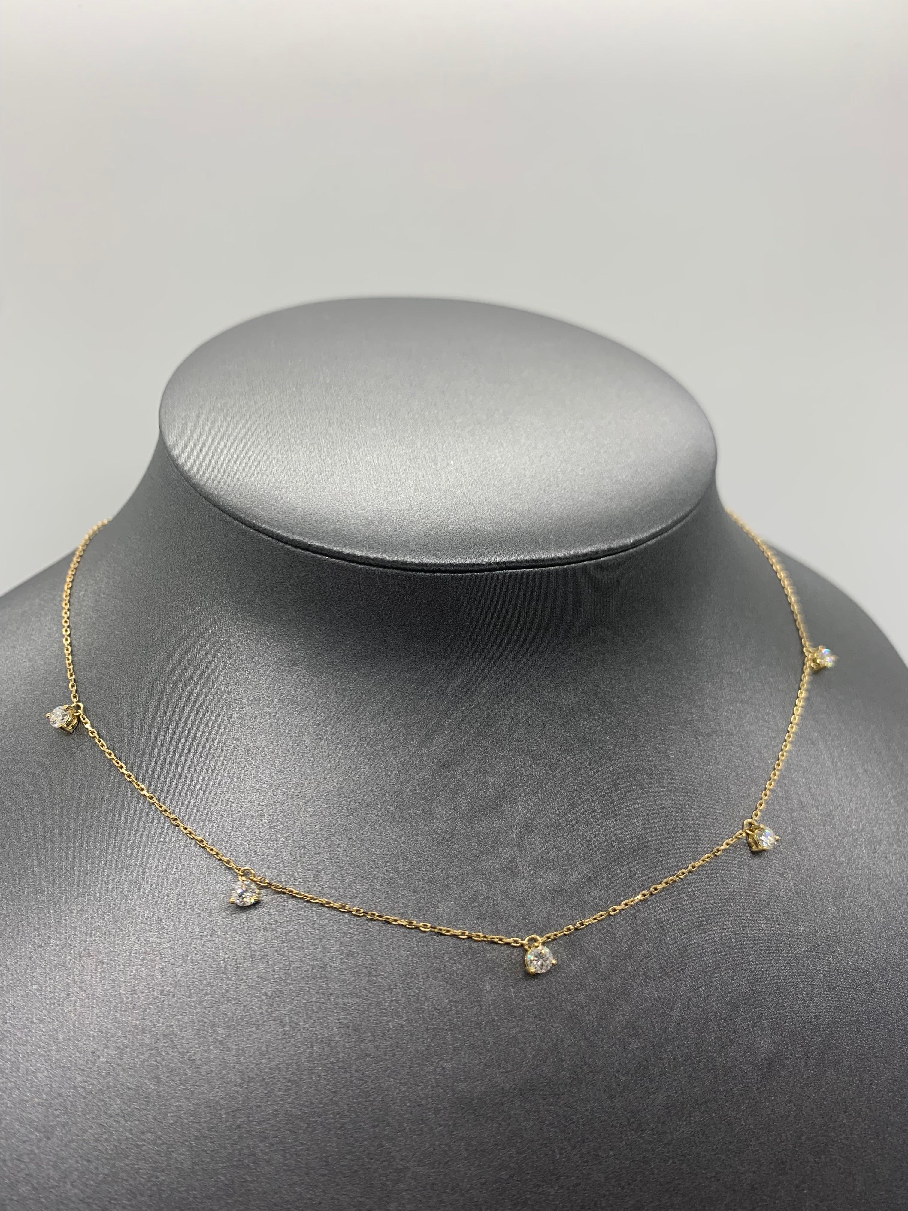 Collar con Dije de Diamantes de 0.67 Cts en Oro Amarillo de 18K en Nuevo estado para la venta en Los Angeles, CA
