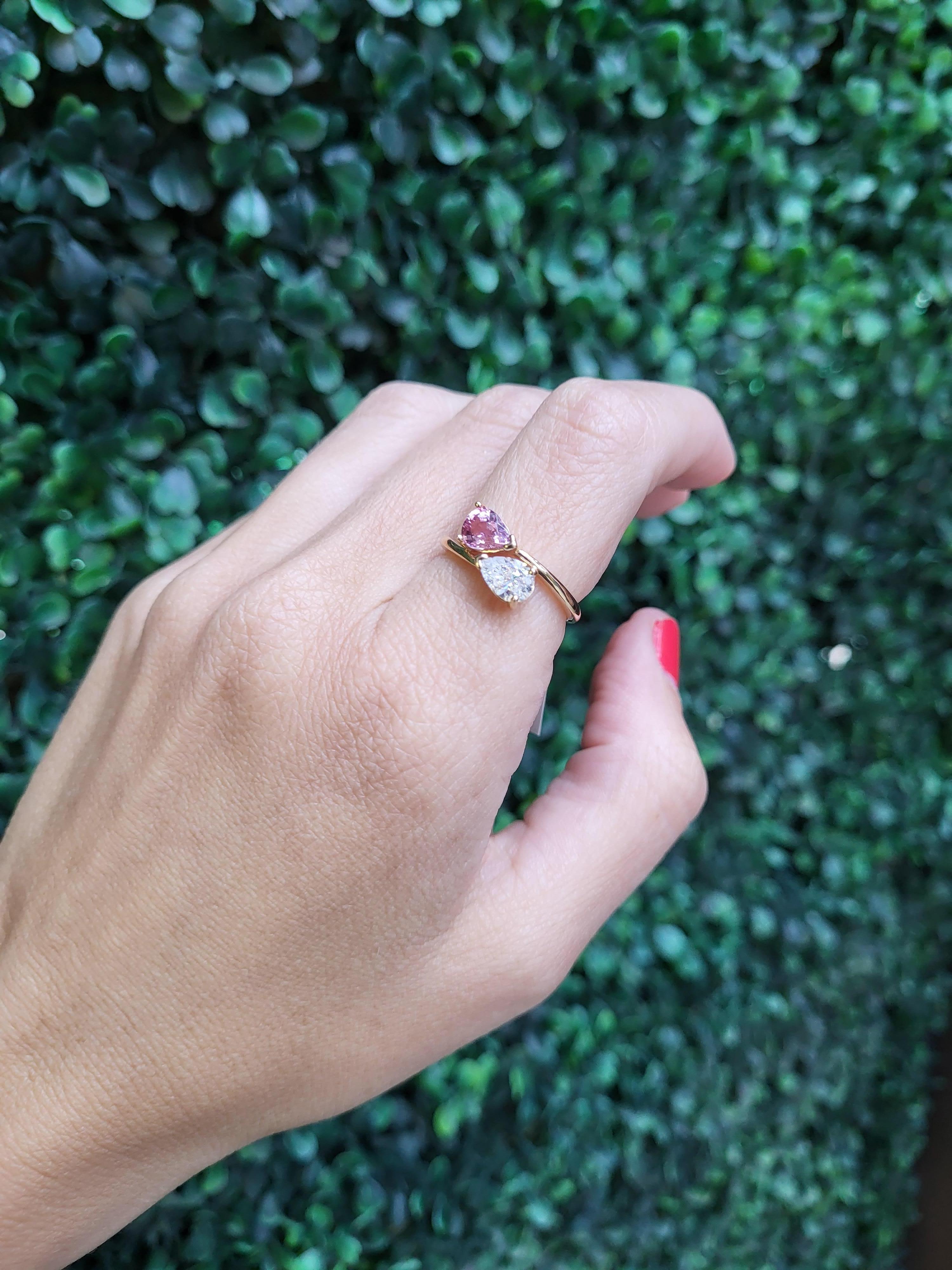 0,67 Karat birnenförmiger Diamant & 0,97 Karat birnenförmiger rosa Saphir Toi Et Moi Ring 8