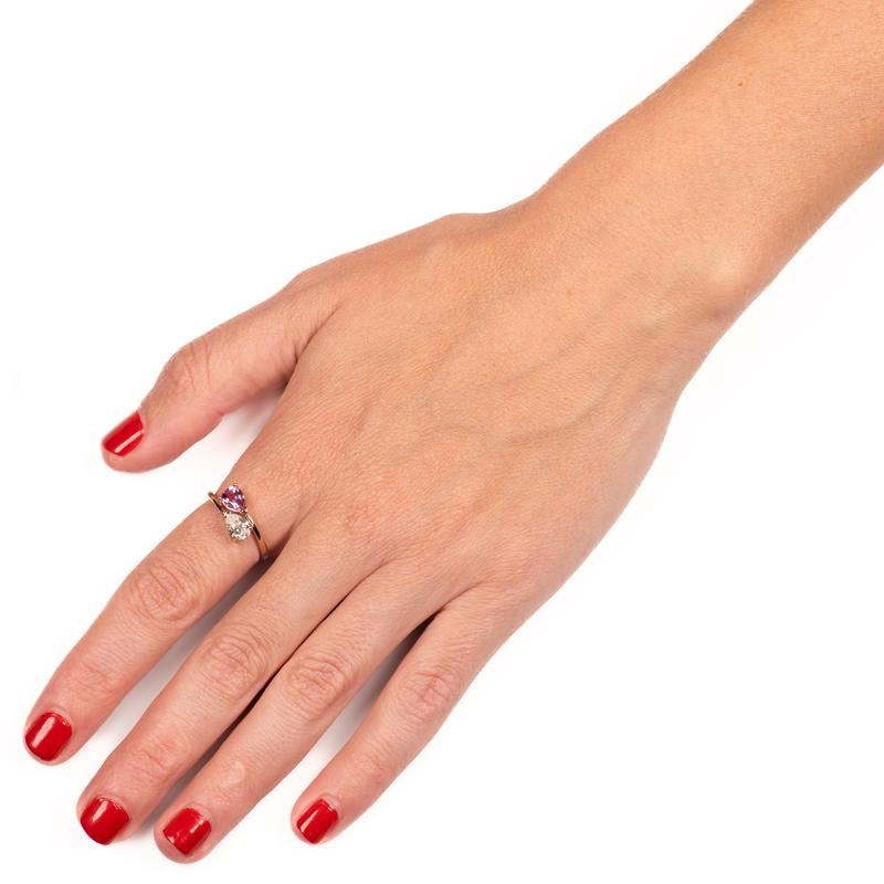 0,67 Karat birnenförmiger Diamant & 0,97 Karat birnenförmiger rosa Saphir Toi Et Moi Ring im Zustand „Neu“ in Houston, TX