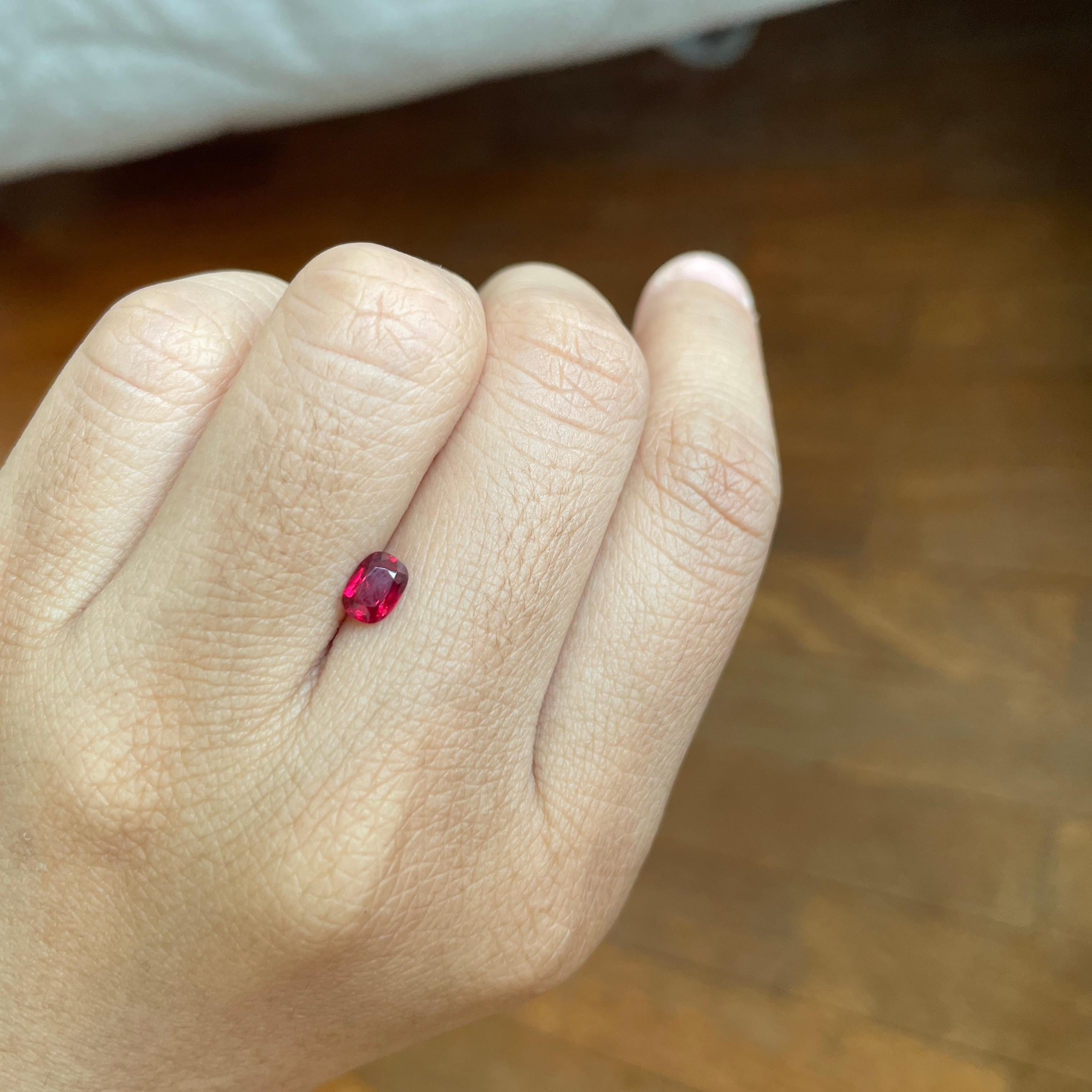 0.67ct Vibrant Red Spinel/Bright Red Spinel /Vivid Red Spinel For Sale 4