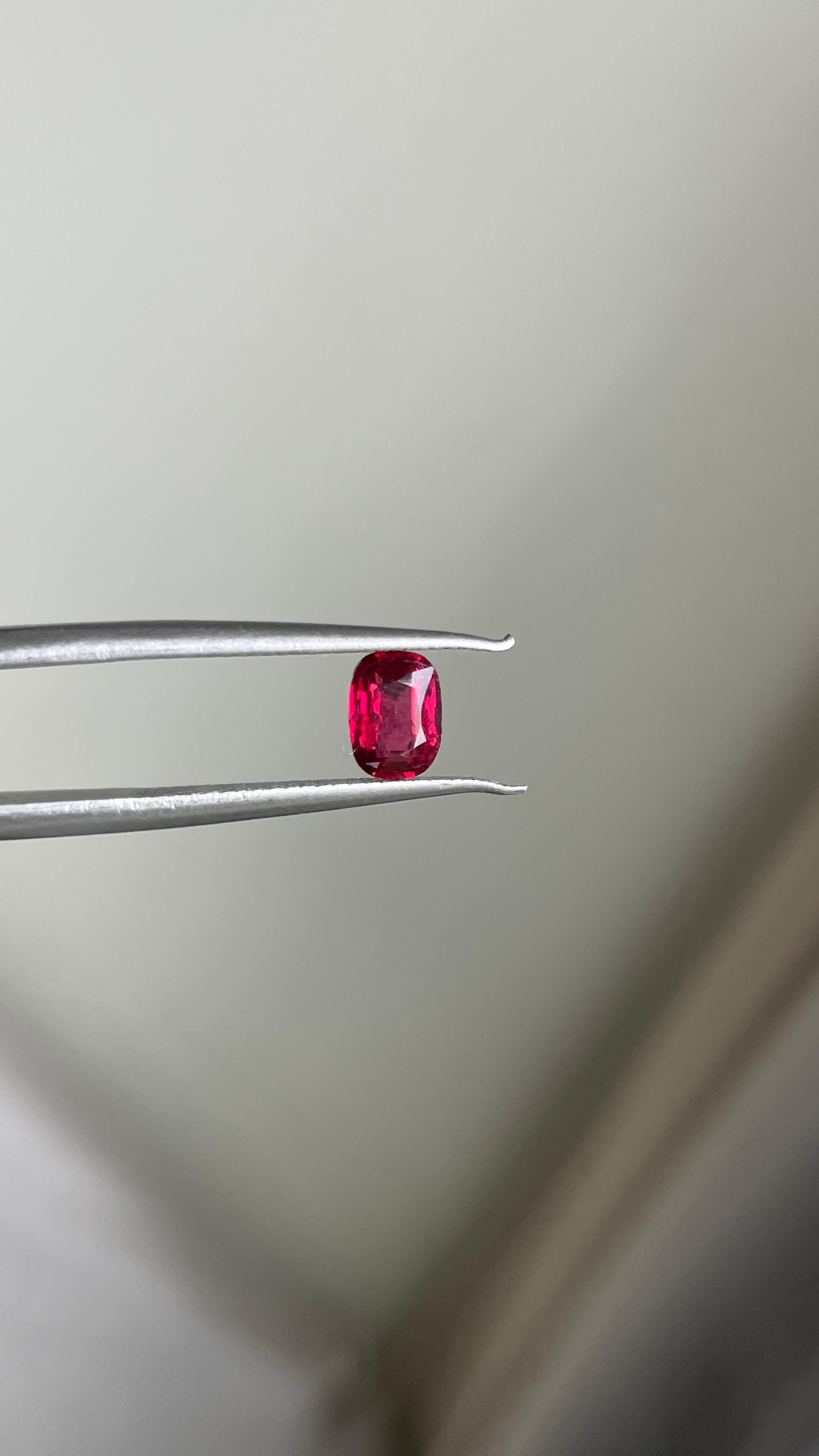0.67ct Vibrant Red Spinel/Bright Red Spinel /Vivid Red Spinel For Sale 5