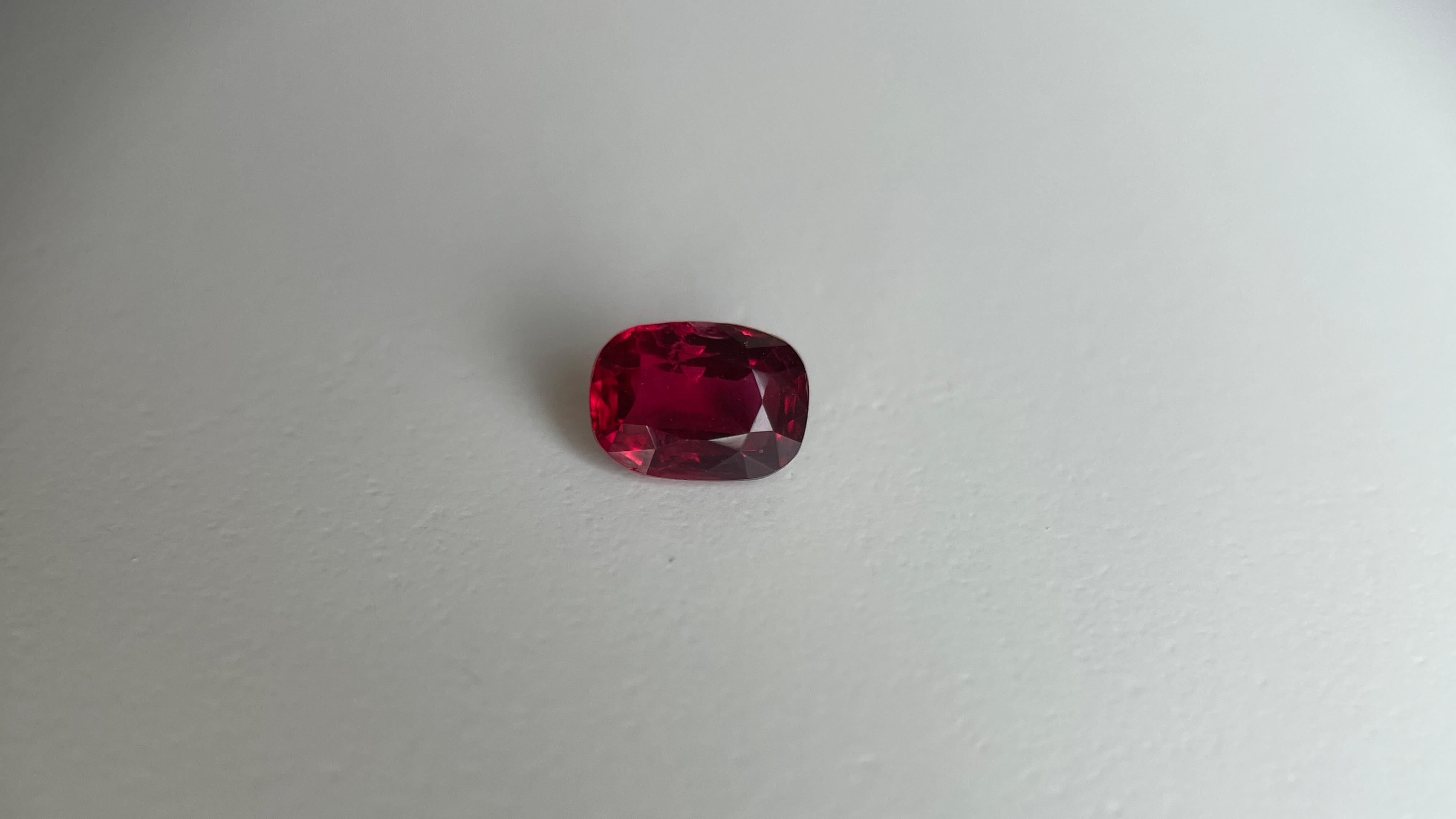 0.67ct Vibrant Red Spinel/Bright Red Spinel /Vivid Red Spinel For Sale 2