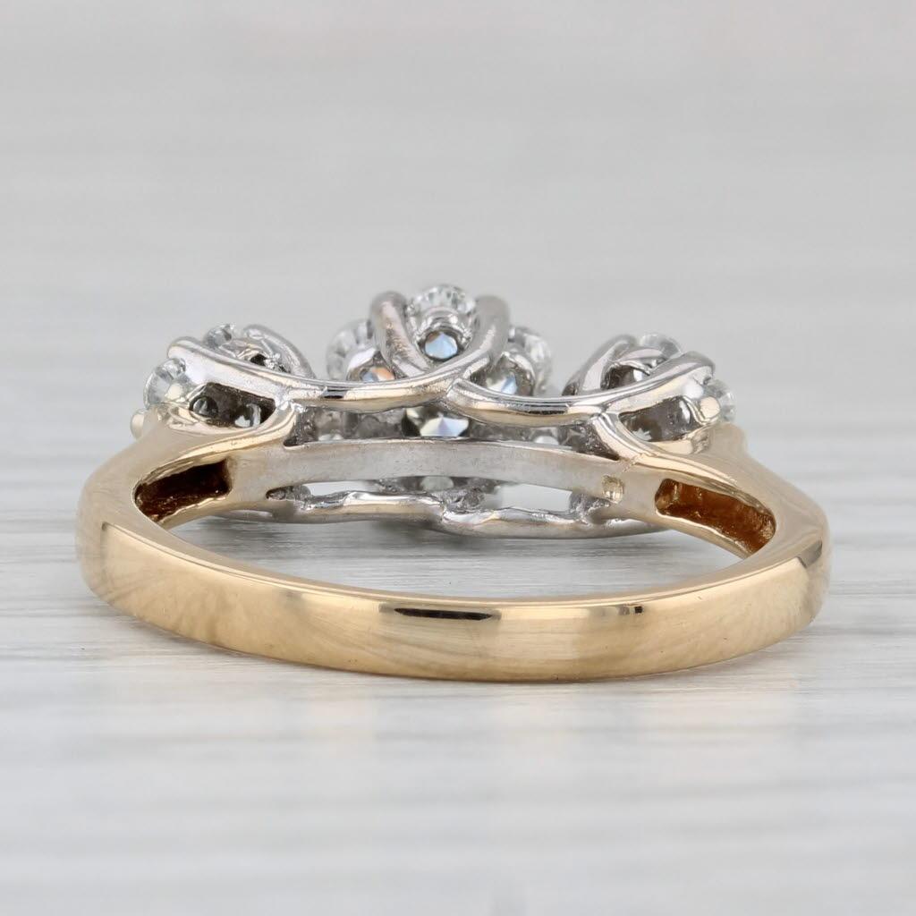 Bague de fiançailles en or blanc et jaune 18 carats avec grappes de diamants de 0,67 ctw, taille 7,25 Bon état - En vente à McLeansville, NC