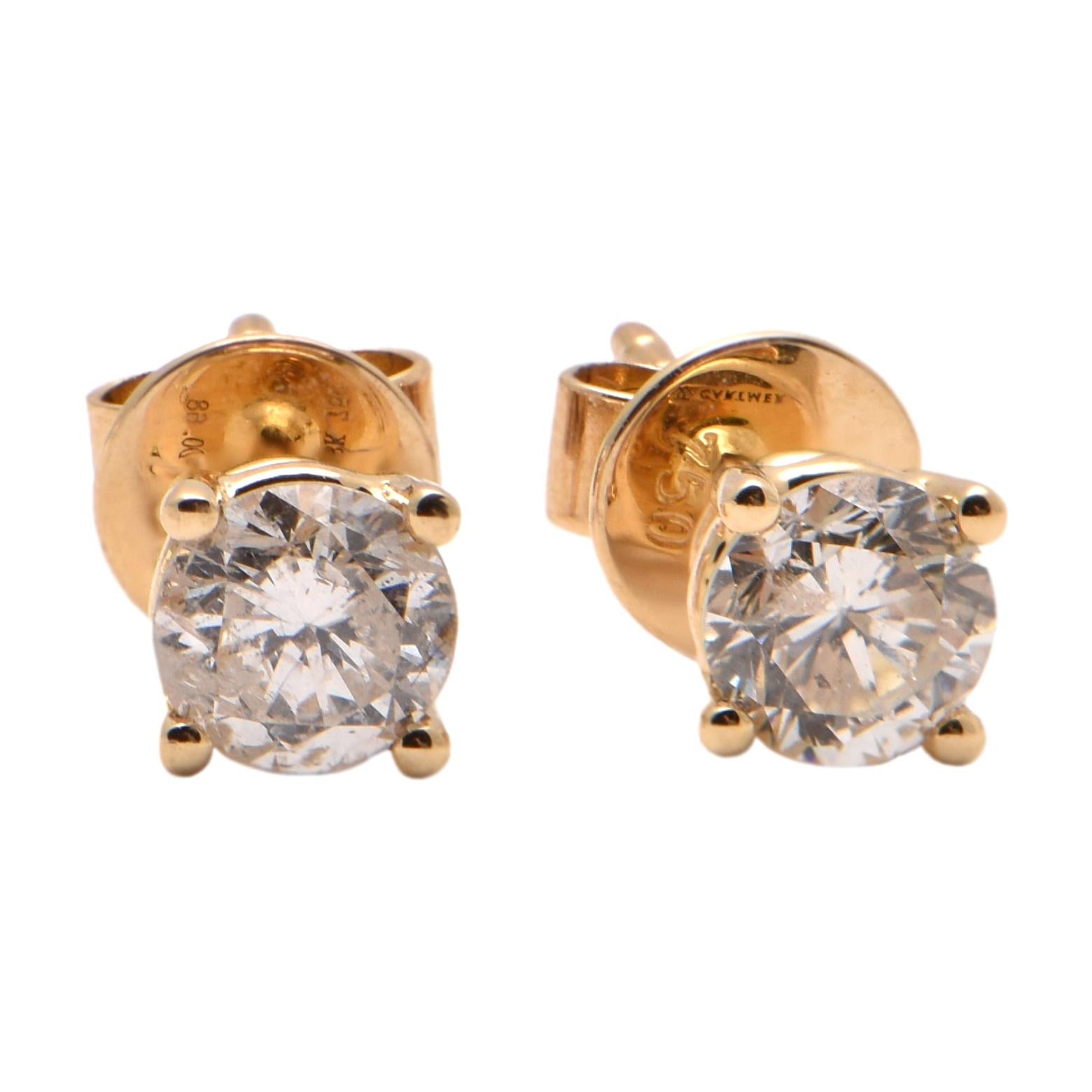 0.68 Carat Diamond Studs in 18 Carat Yellow Gold For Sale