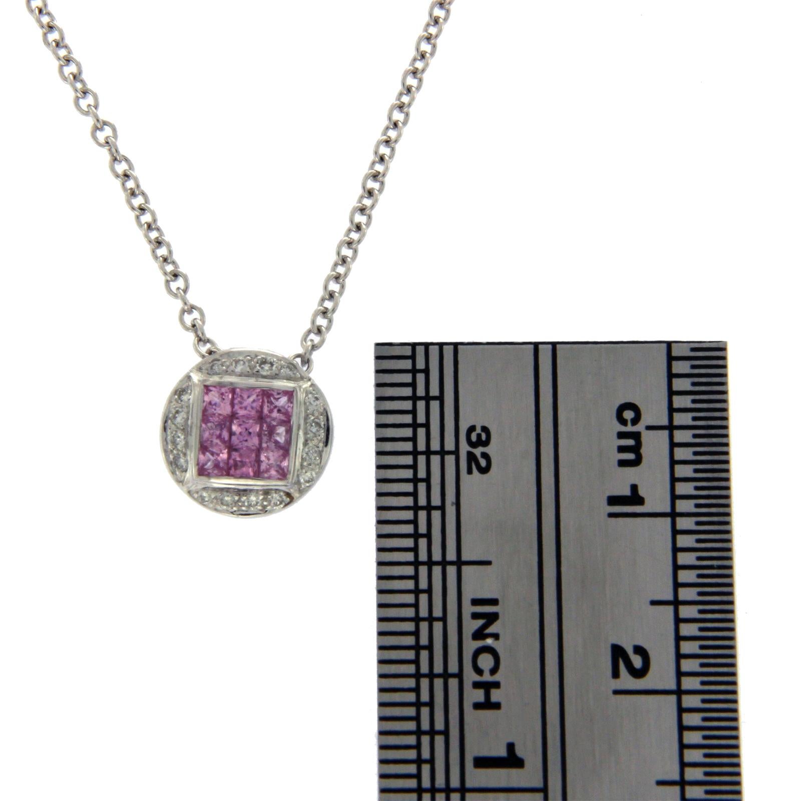 Women's 0.68 Carat Natural Sapphire 0.10 Carat Diamonds 14 Karat Gold Round Necklace For Sale