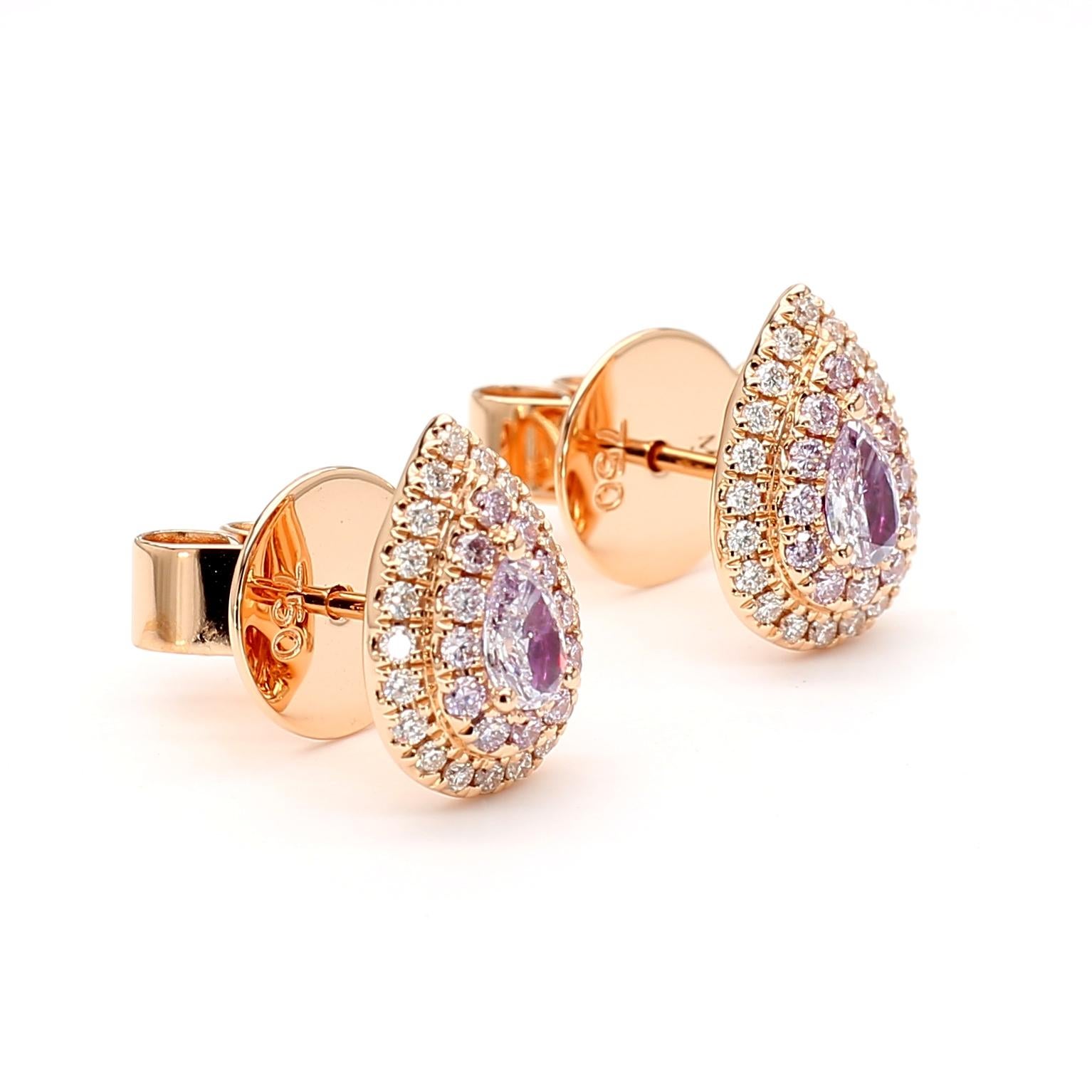 Questo paio di orecchini a perno a forma di diamante rosa con doppia aureola sono la testimonianza di un'artigianalità raffinata e di un design senza tempo. Perfetti per chi apprezza la bellezza dei diamanti naturali, questi orecchini offrono un