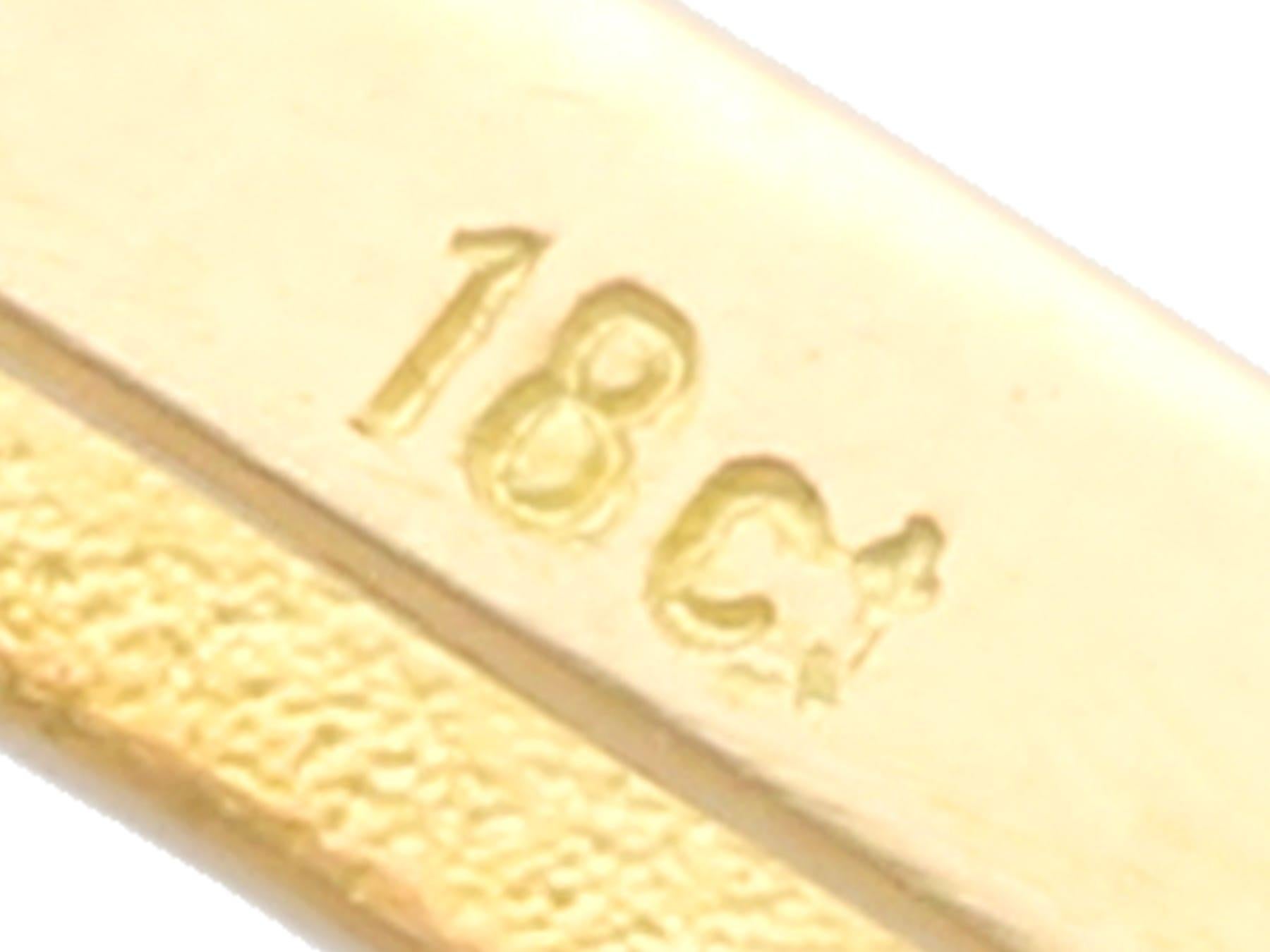 Bracelet en or jaune 18 carats, saphir de 0,68 carat, diamant de 0,15 carat, perle naturelle en vente 6