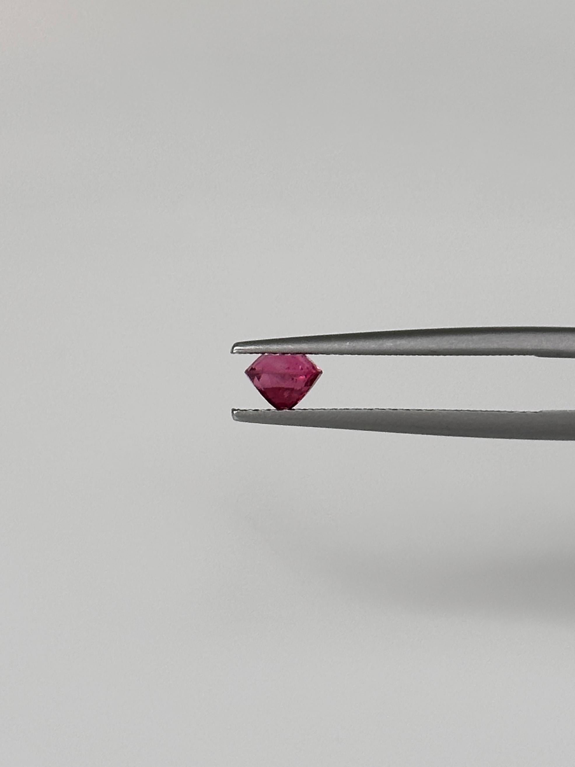 0.68 Carat Vibrant Pink Burmese Spinel In New Condition For Sale In Hua Hin, TH