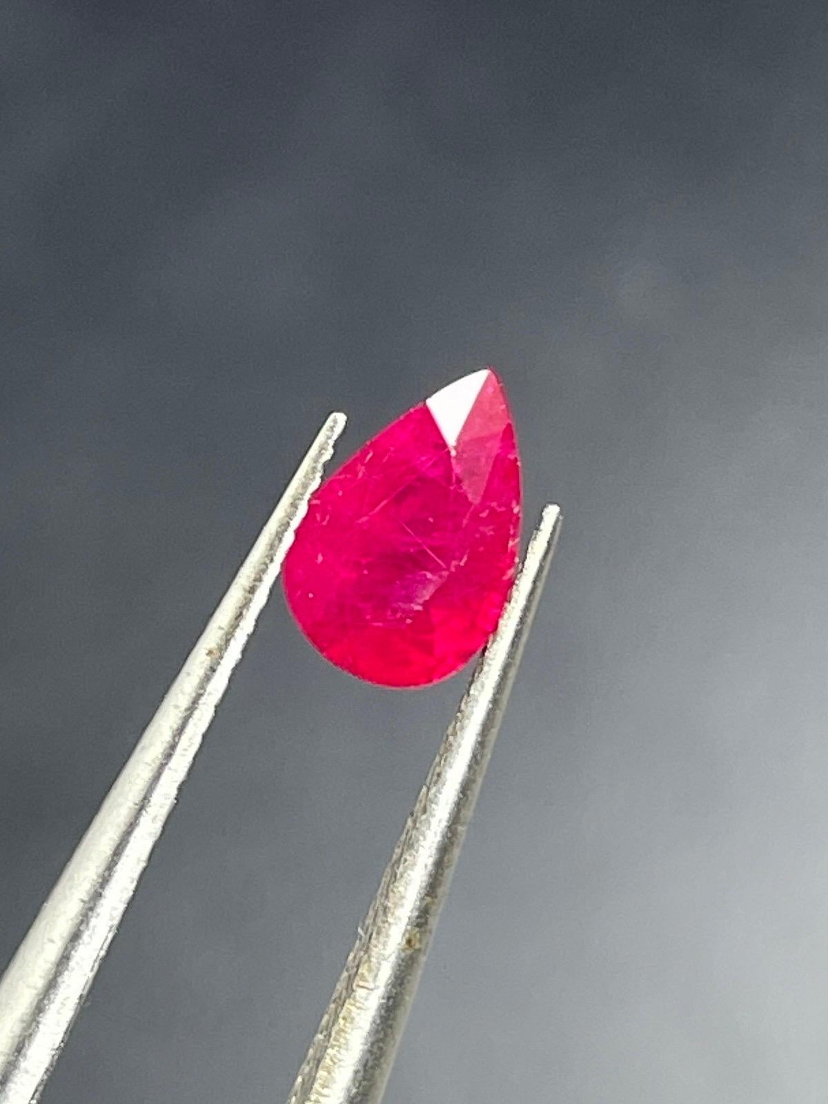 0,68 Ct GIA Zertifikat Natürlicher Rubin Burma unerhitzt Taubenblut Farbe Edelstein im Zustand „Neu“ im Angebot in bangkok, TH