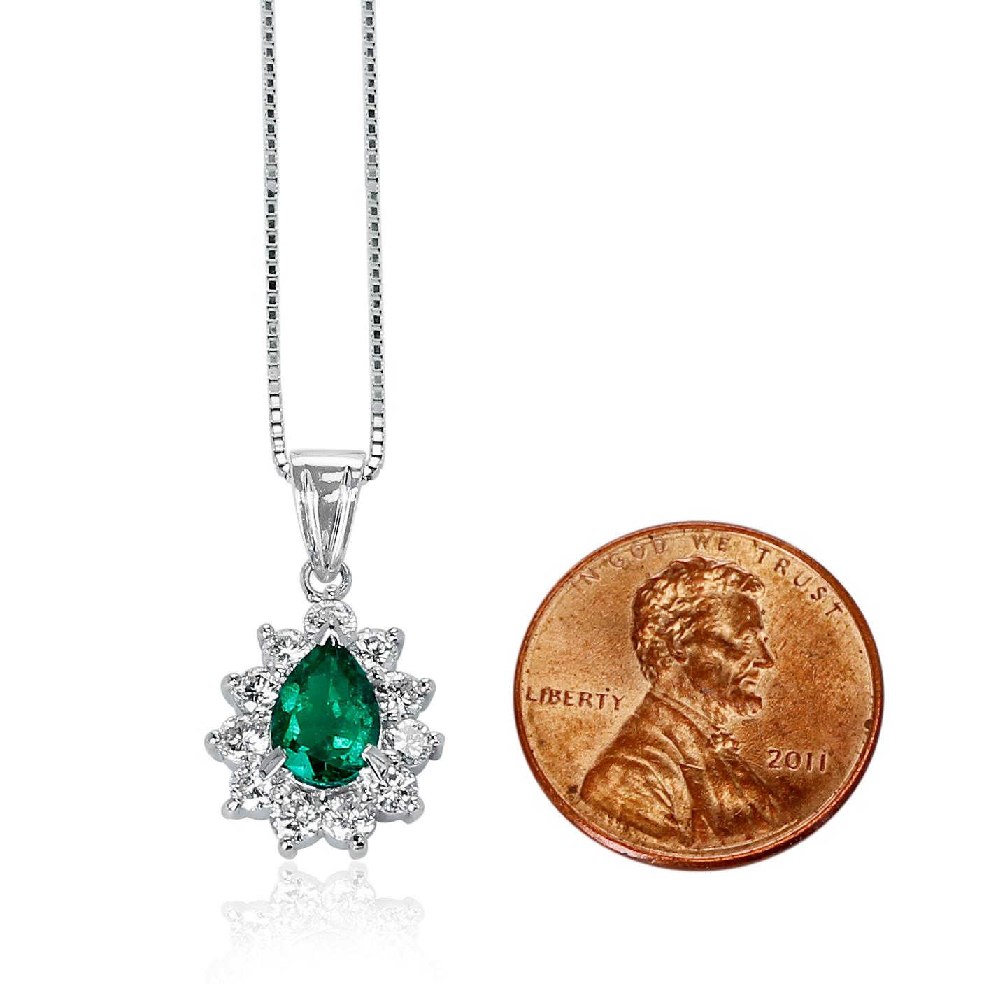 Pear Cut 0.68 Ct Pear-Shape Emerald and 0.64 Ct Diamonds Pendant Necklace, Platinum For Sale