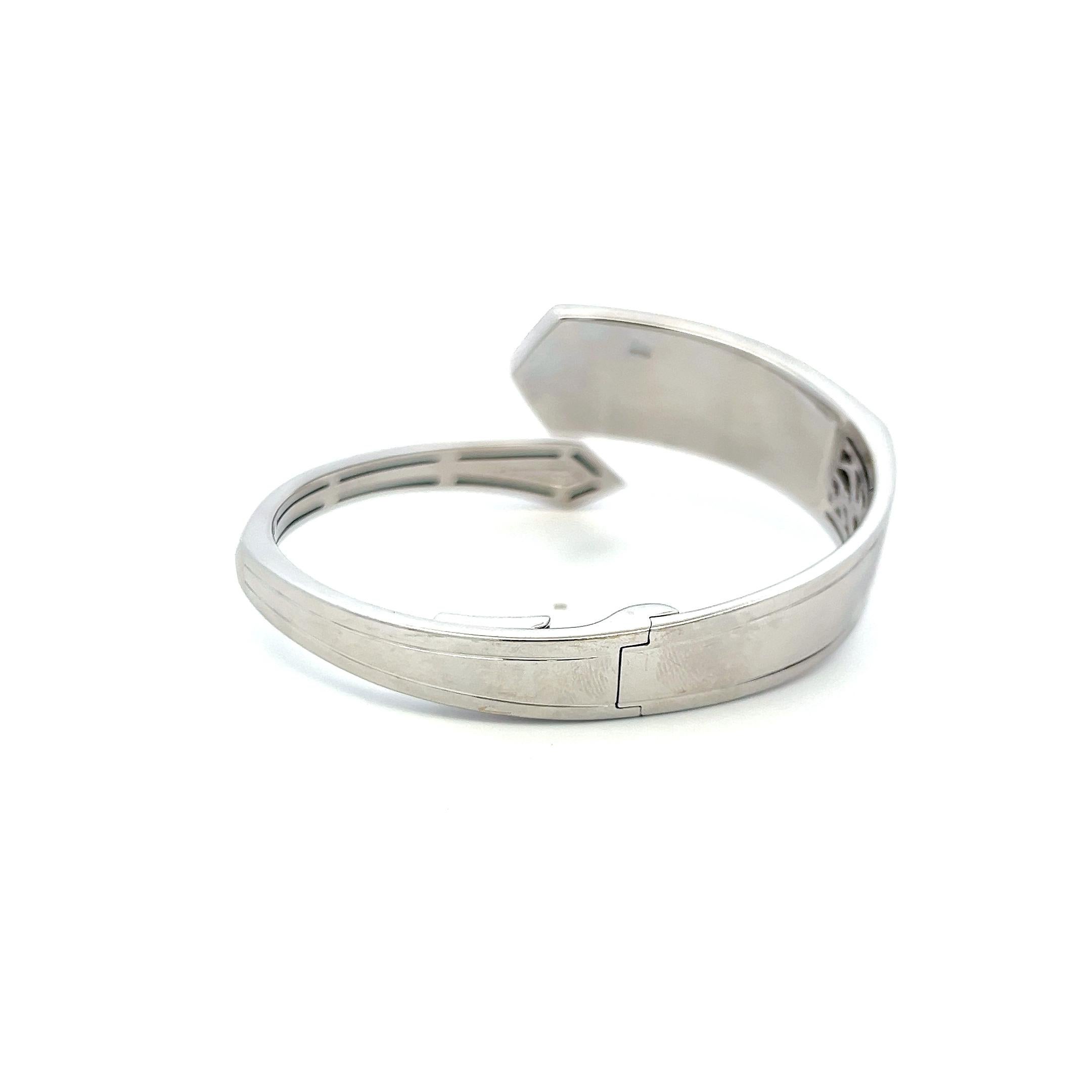 0,68ct Runder Brillantdiamant 18K Weißgold Clip-On Ohrringe & Armreif (H SI) im Zustand „Gut“ im Angebot in New York, NY