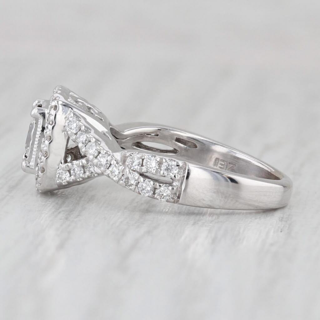 Informazioni sulla gemma:
- Diamante Nature -
Carati - 0,24ct
Taglio - Principessa Brilliante 
Colore - H - I.
Chiarezza - SI2

- Diamanti naturali -
Carati totali - 0,34ctw
Taglio - Brillante rotondo
Colore - G - H.
Chiarezza - VS2 - SI2

Metallo: