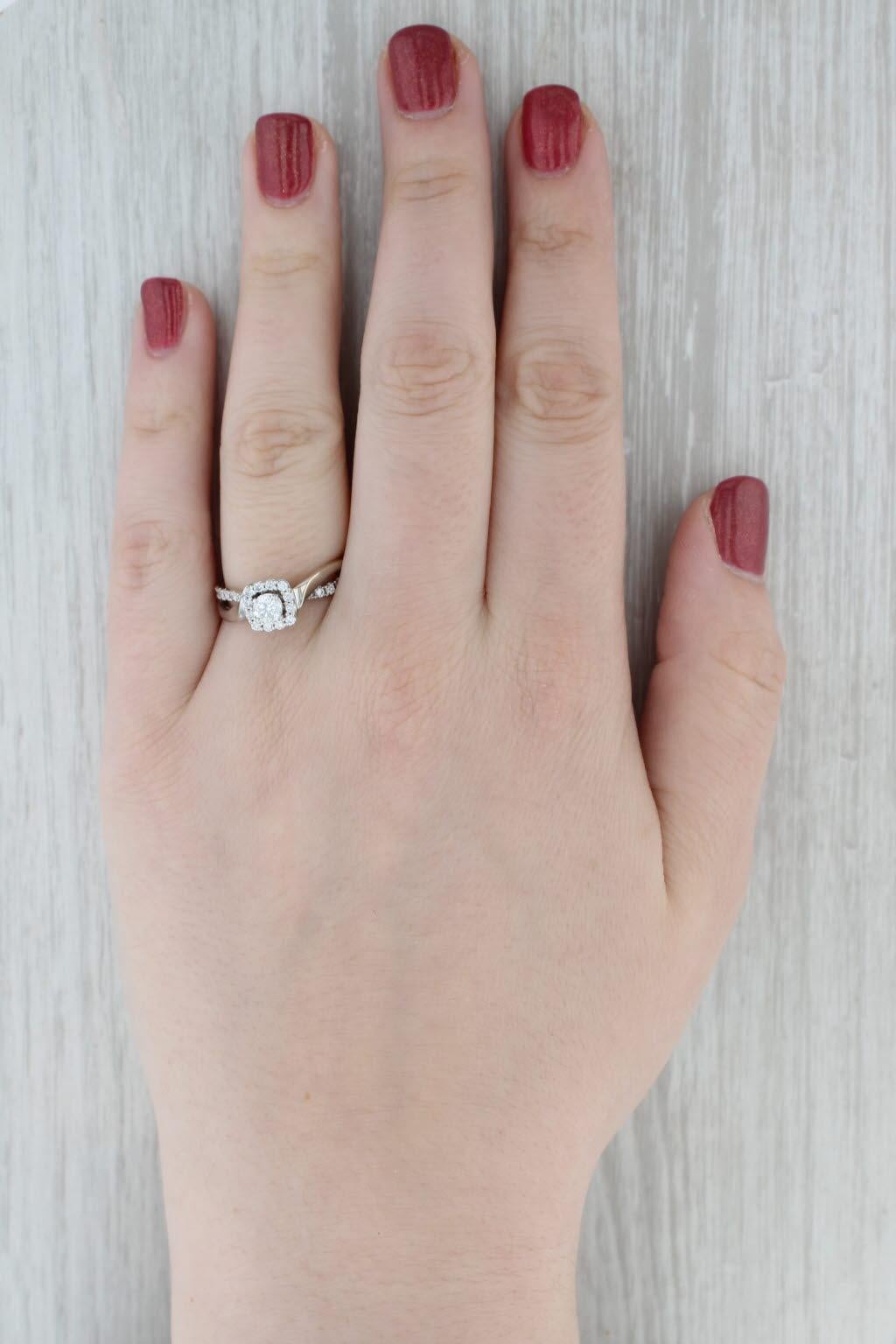 0.68ctw Anillo de compromiso con halo de diamantes redondos Oro blanco 14k Talla 8 en venta 5