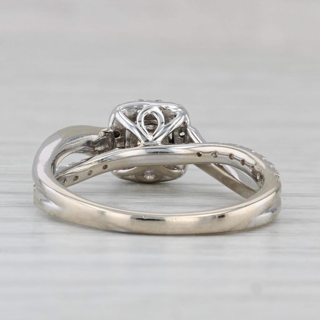 0.68ctw Anillo de compromiso con halo de diamantes redondos Oro blanco 14k Talla 8 Corte redondo en venta
