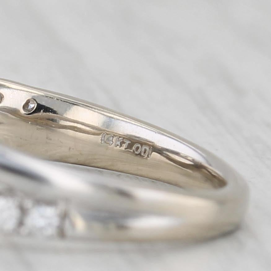 0.68ctw Anillo de compromiso con halo de diamantes redondos Oro blanco 14k Talla 8 en venta 1