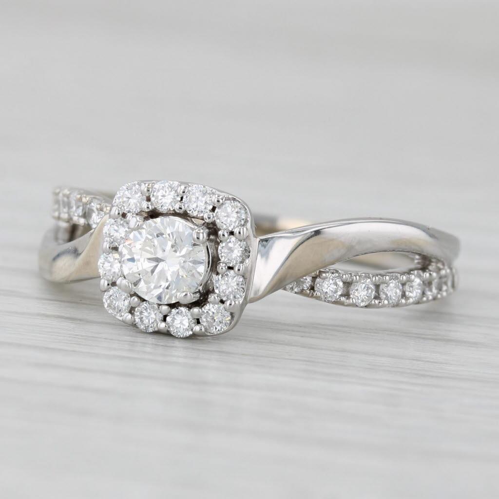 0.68ctw Anillo de compromiso con halo de diamantes redondos Oro blanco 14k Talla 8 en venta 2