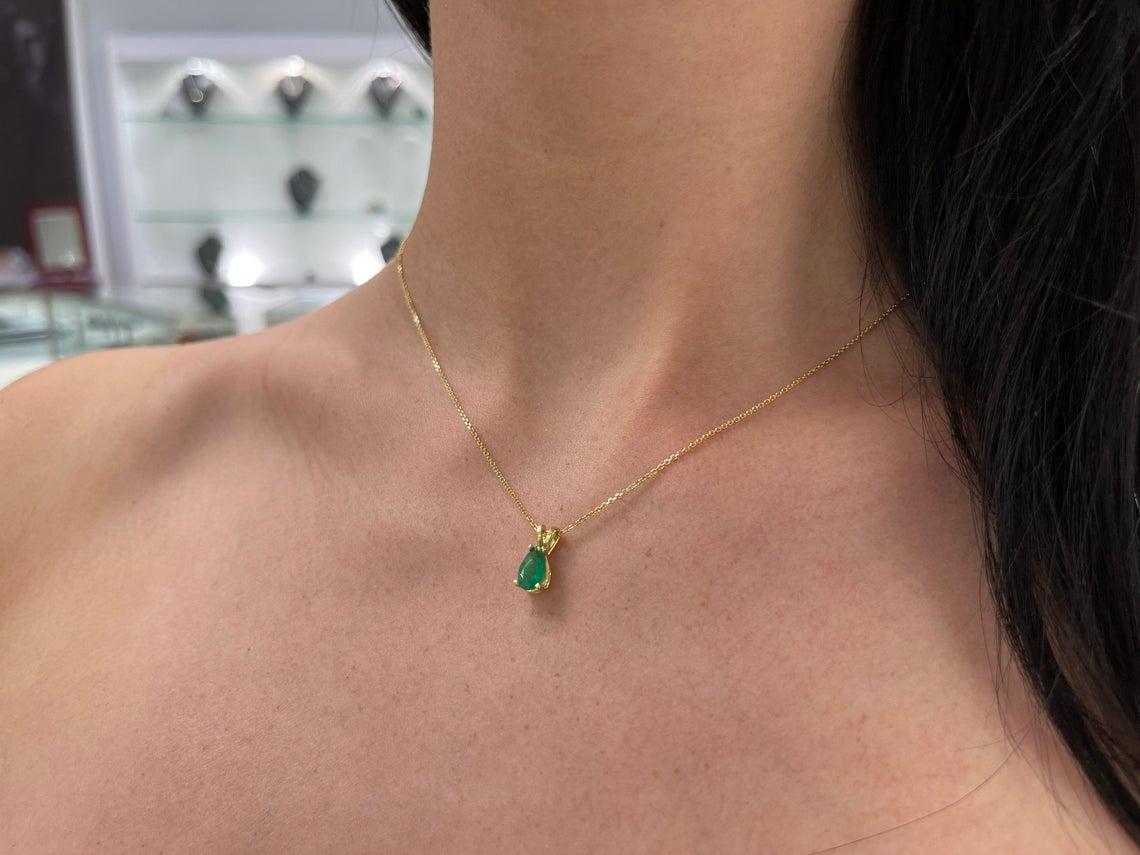 0.69-Carat 14K Colombian Emerald Solitaire Pear Gold Pendant In New Condition For Sale In Jupiter, FL