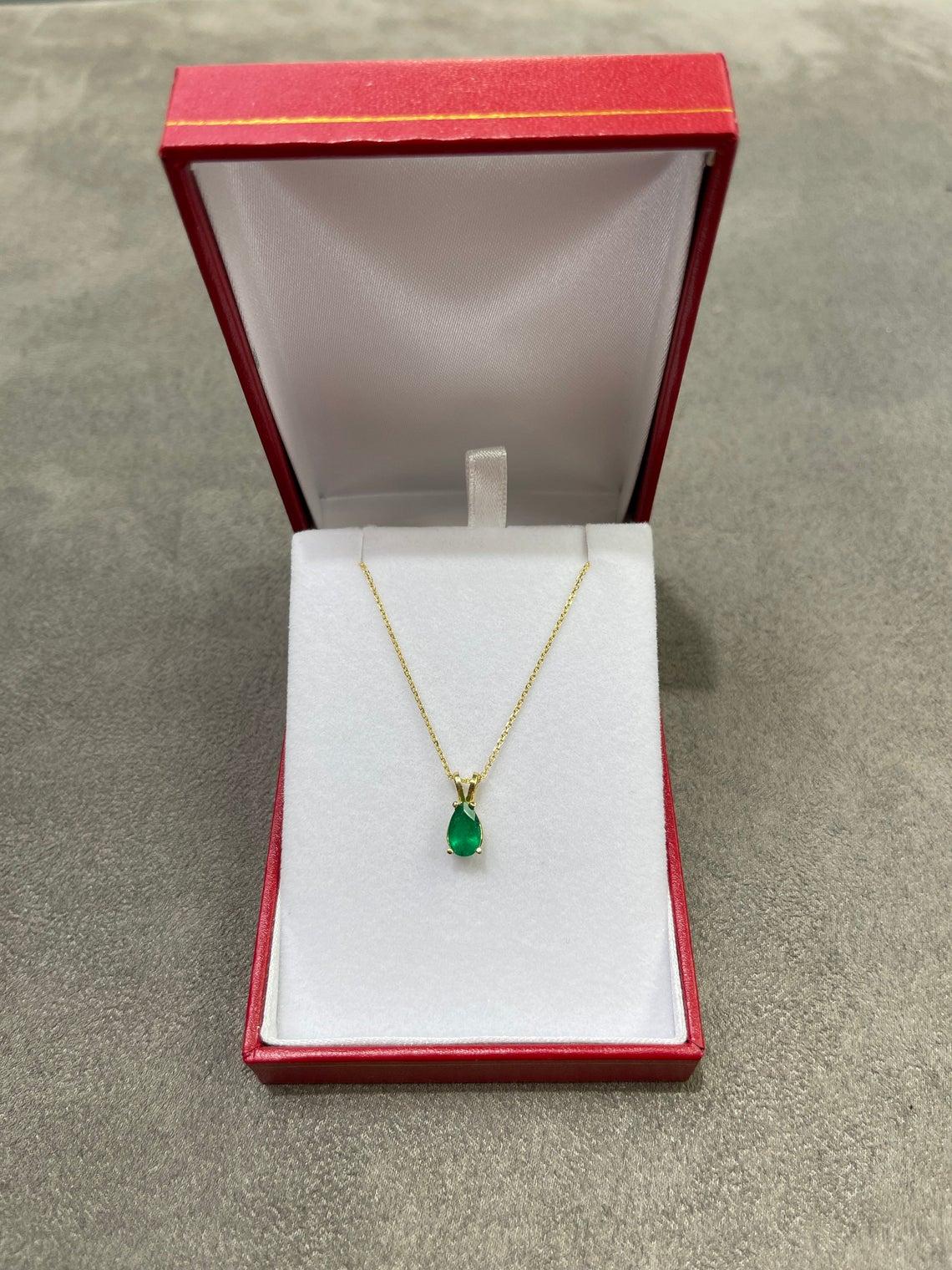 Women's 0.69-Carat 14K Colombian Emerald Solitaire Pear Gold Pendant For Sale