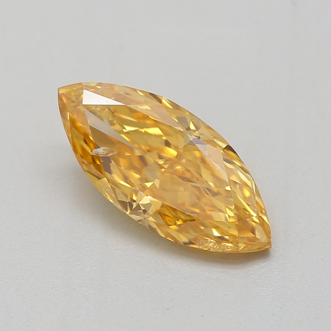 0,69 carat, FANCY VIVID orange-jaune, diamant taillé Clarté I1 certifié GIA en vente 1