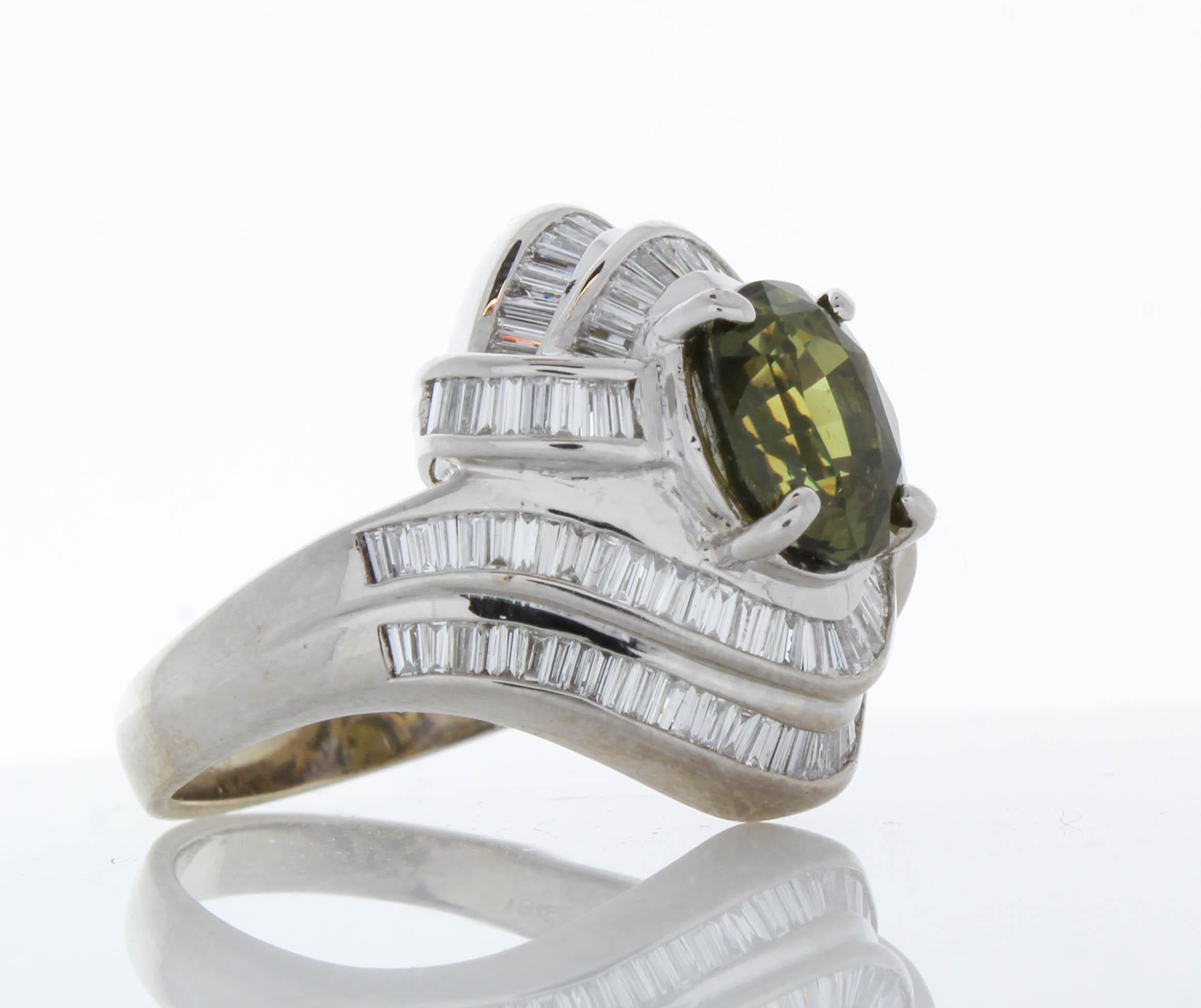 0,69 Karat Ovaler Smaragd & Diamant Cocktail-Ring aus 18 Karat Weißgold (Ovalschliff) im Angebot