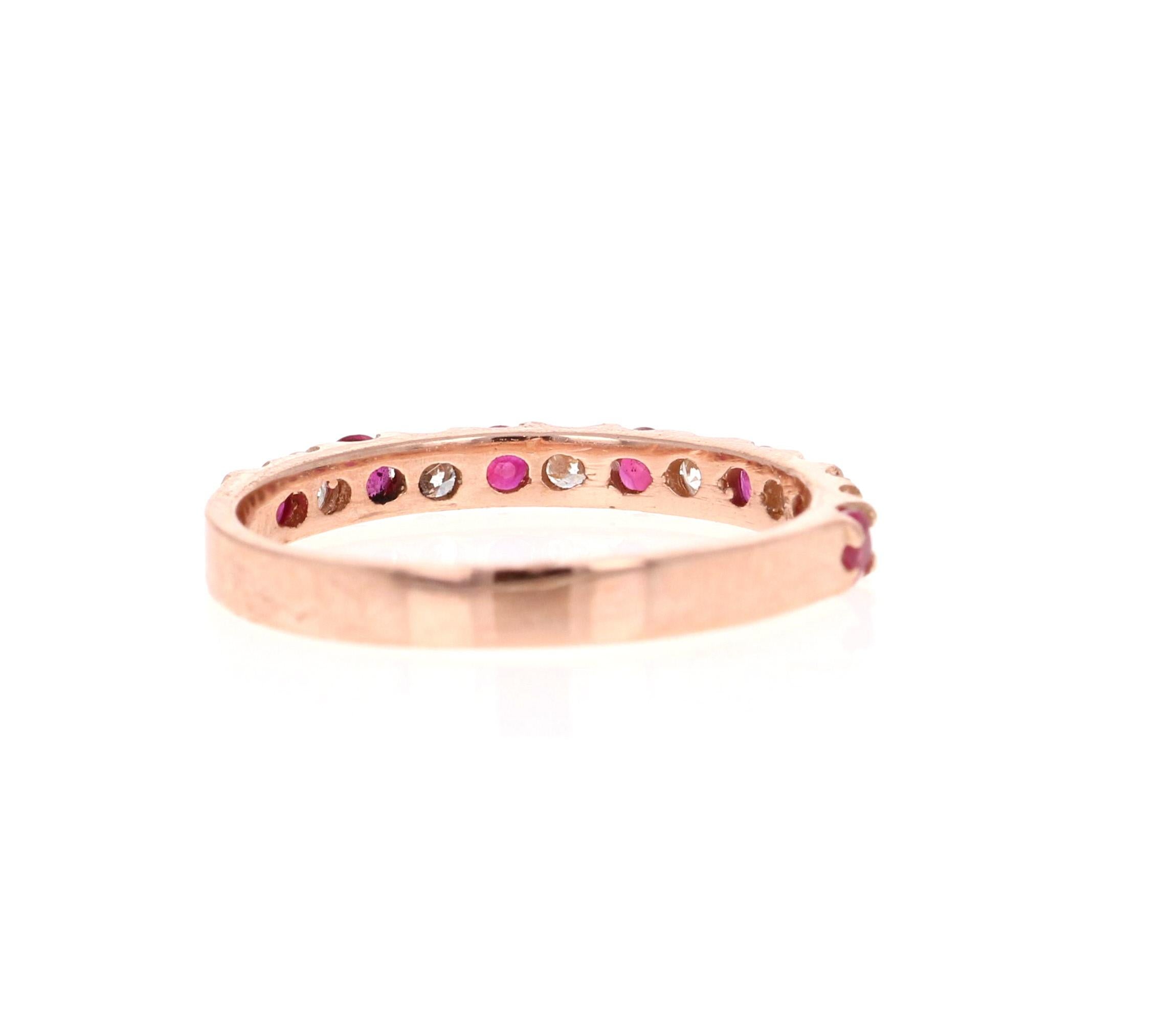 Taglio rotondo Fascia in oro rosa 14 carati con diamante rubino da 0,69 carati in vendita