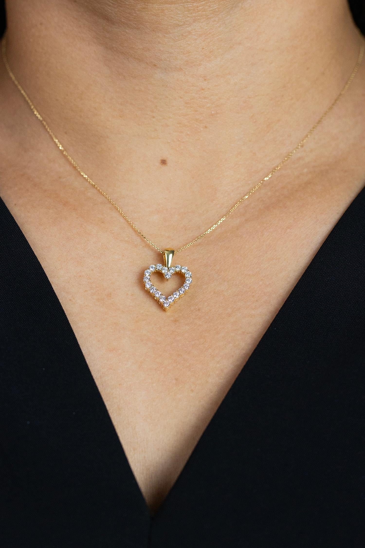 0.69 Carats Total Brilliant Round Shape Diamond Open-Work Heart Pendant Necklace For Sale 1