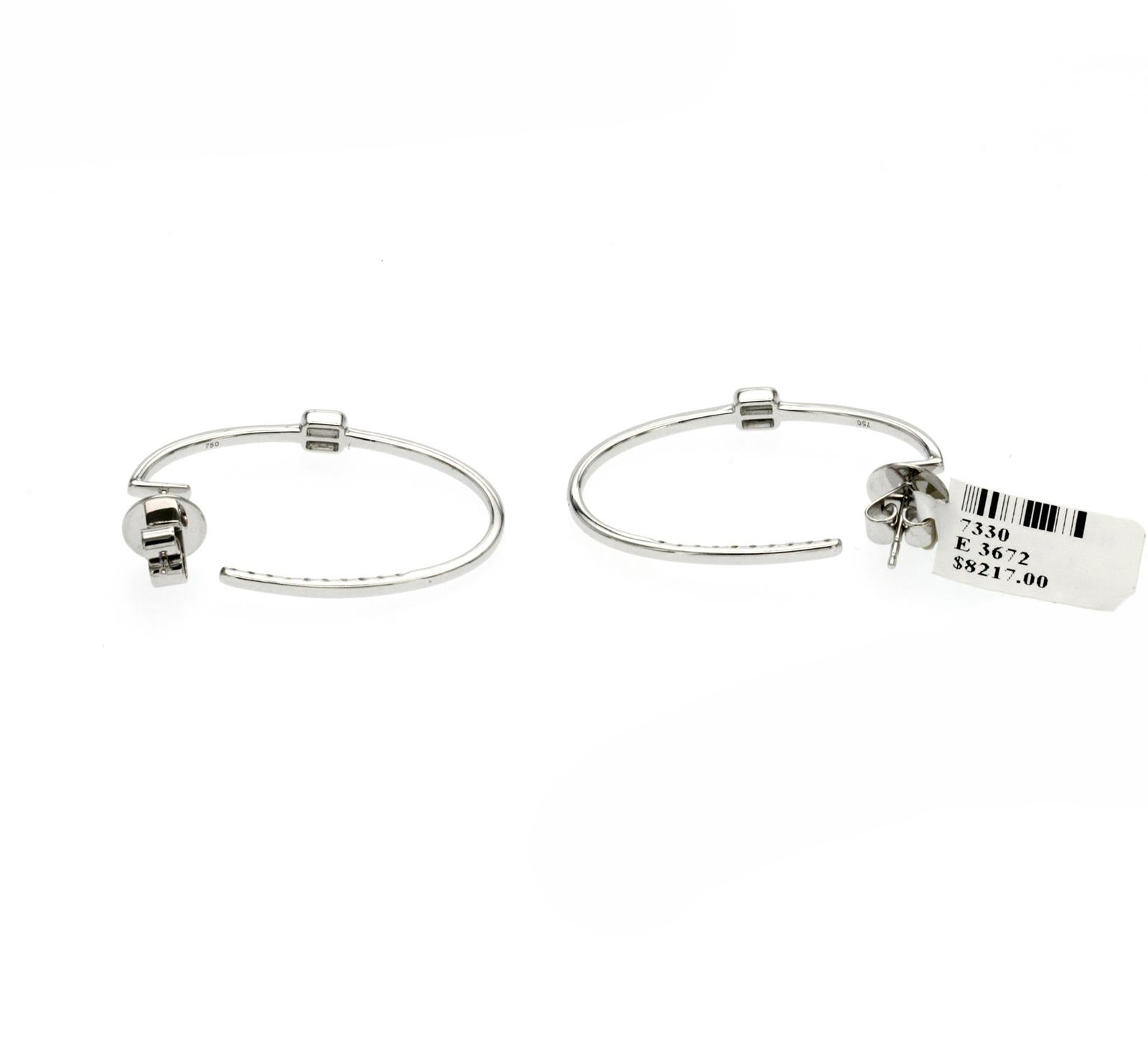 Round Cut 0.69 Ct Diamonds in 18K White Gold Hoop Earrings For Sale