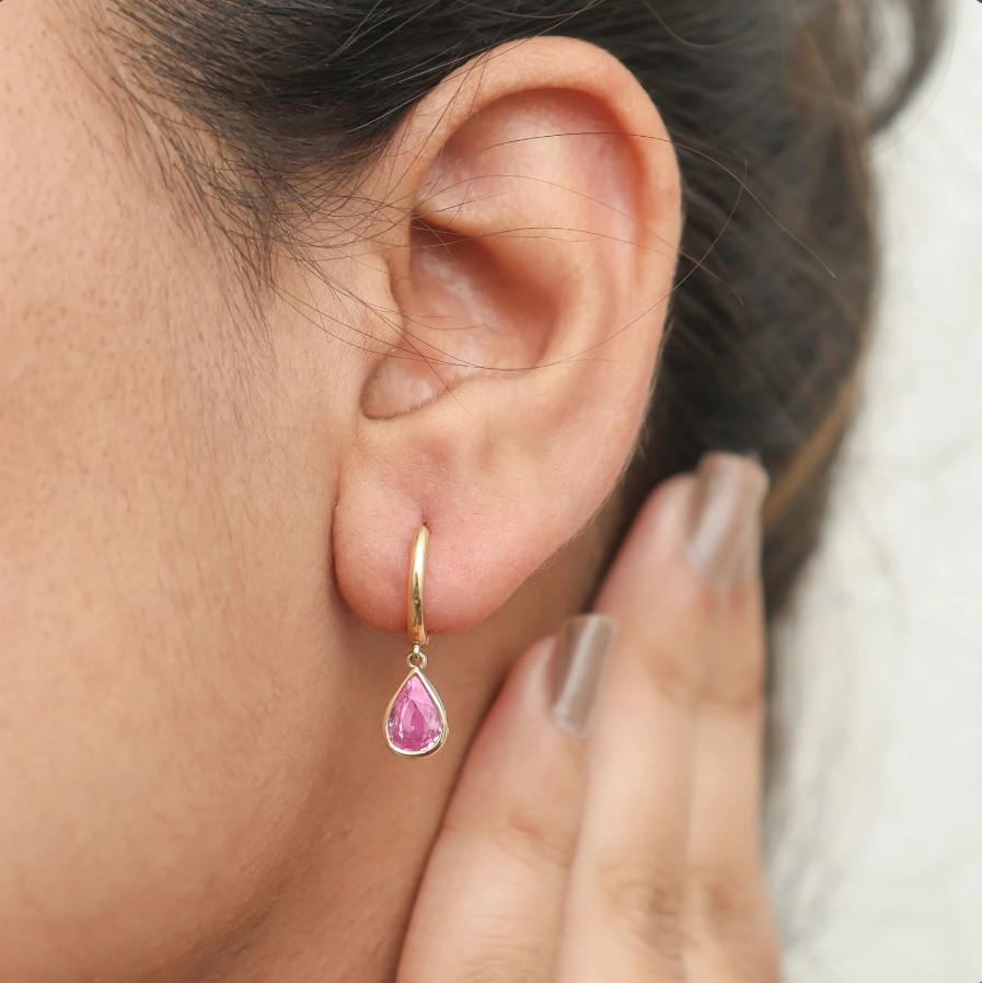 Orecchini con zaffiro rosa naturale da 0,69 carati in oro 14k In condizioni Nuovo in vendita a New York, NY