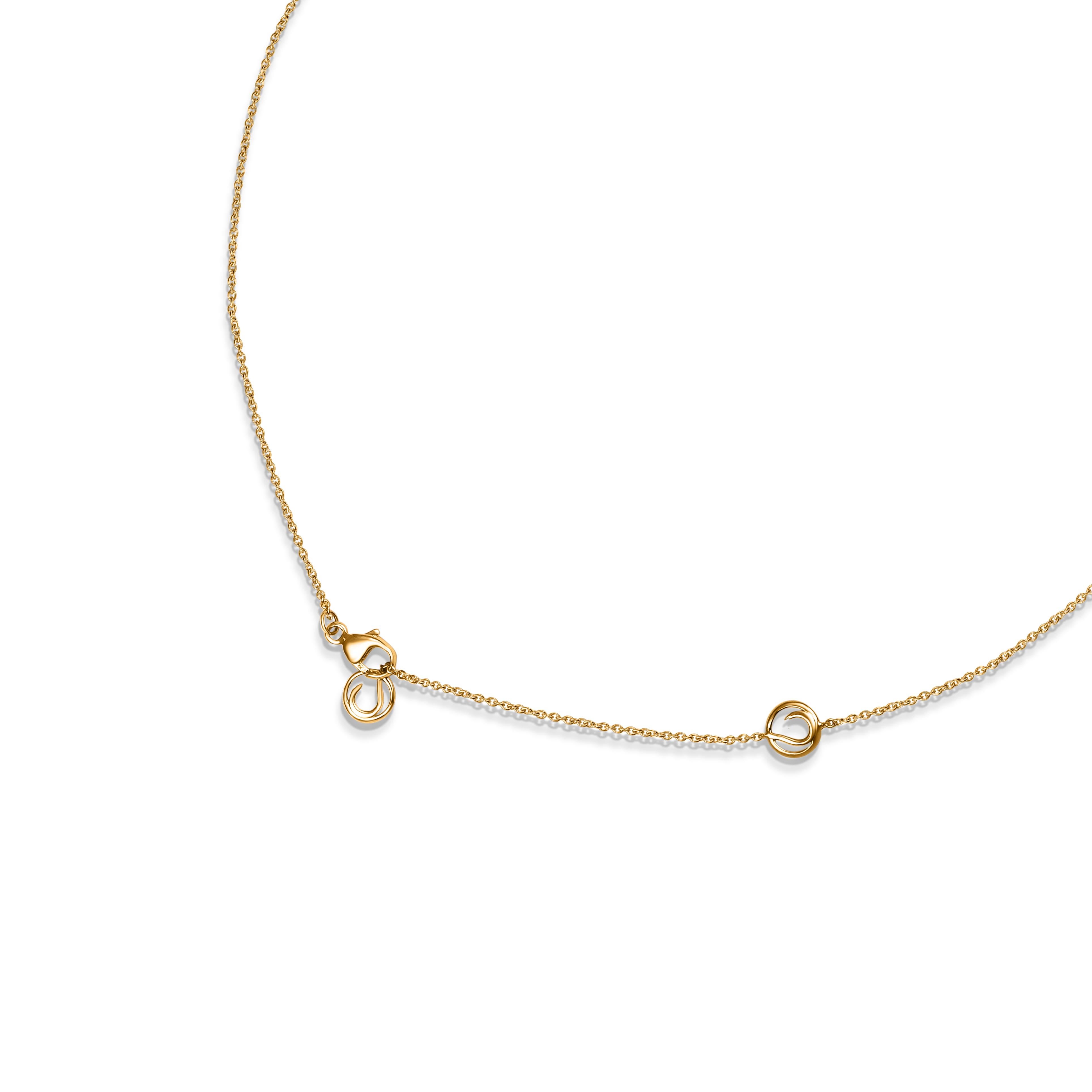 Inspiriert von den prächtigen indischen Havelis vergangener Zeiten, ist dieses moderne Collier aus 18 KT Gelbgold mit 44 runden Diamanten im Brillantschliff und 11 Diamanten im Rosenschliff besetzt. Das Gesamtgewicht der Diamanten beträgt 0,95