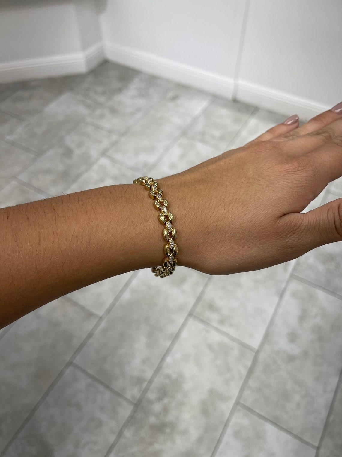 Moderno Bracciale con pavé di diamanti da 0,69 carati - Bracciale a grappolo rotondo in oro giallo 14K A Link in vendita